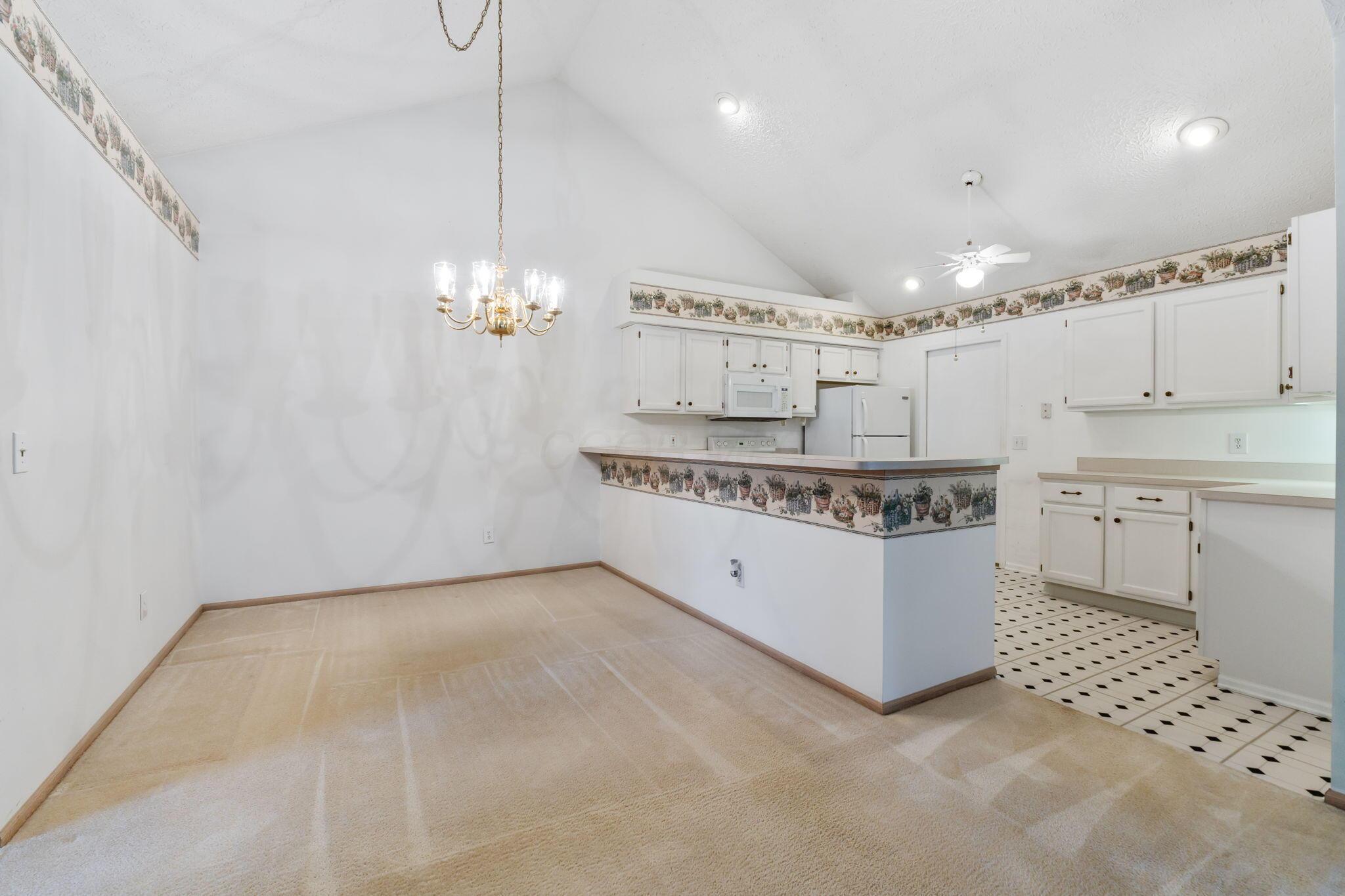 537 Mallet Place E Property Photo 14