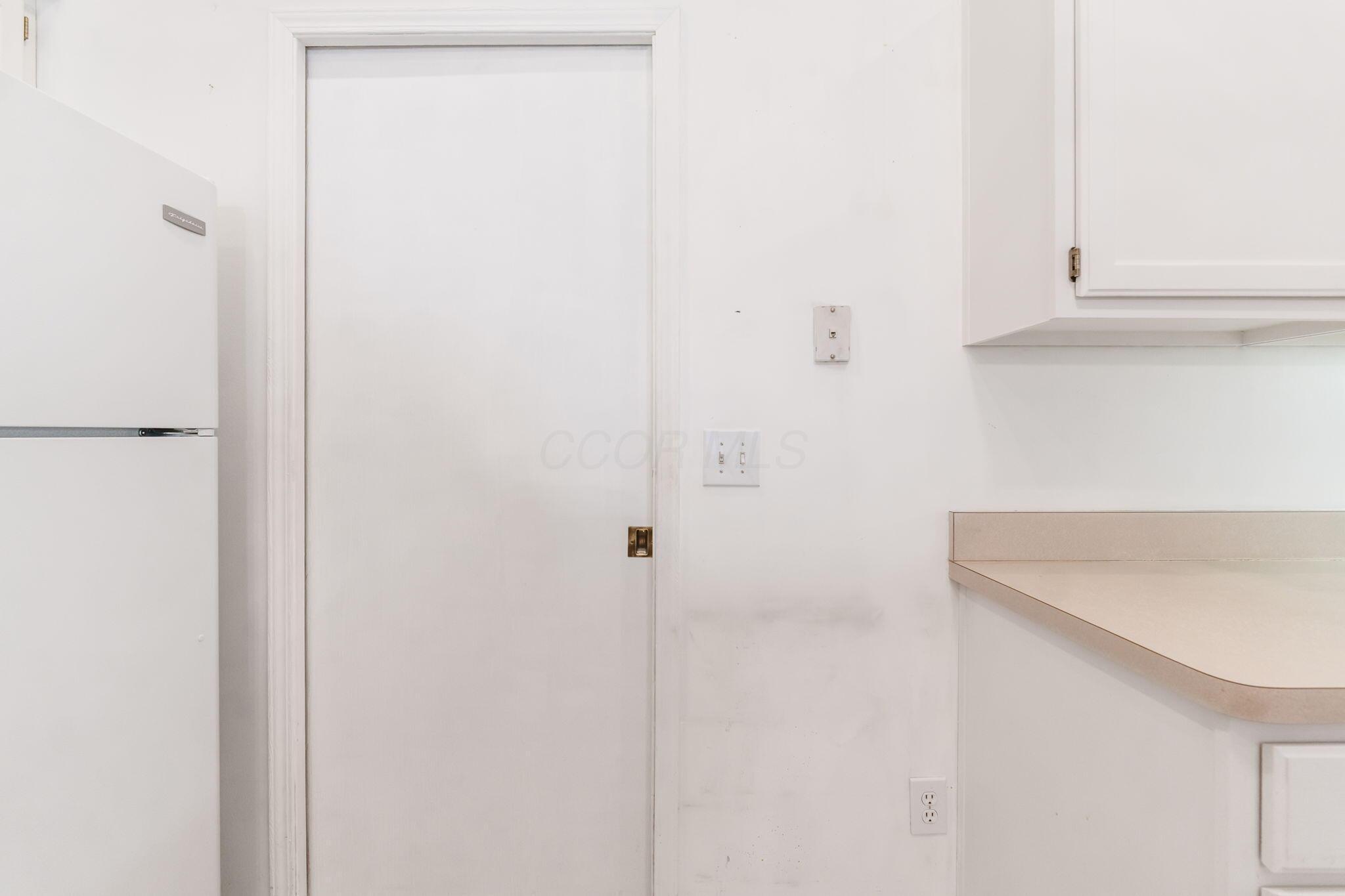 537 Mallet Place E Property Photo 22