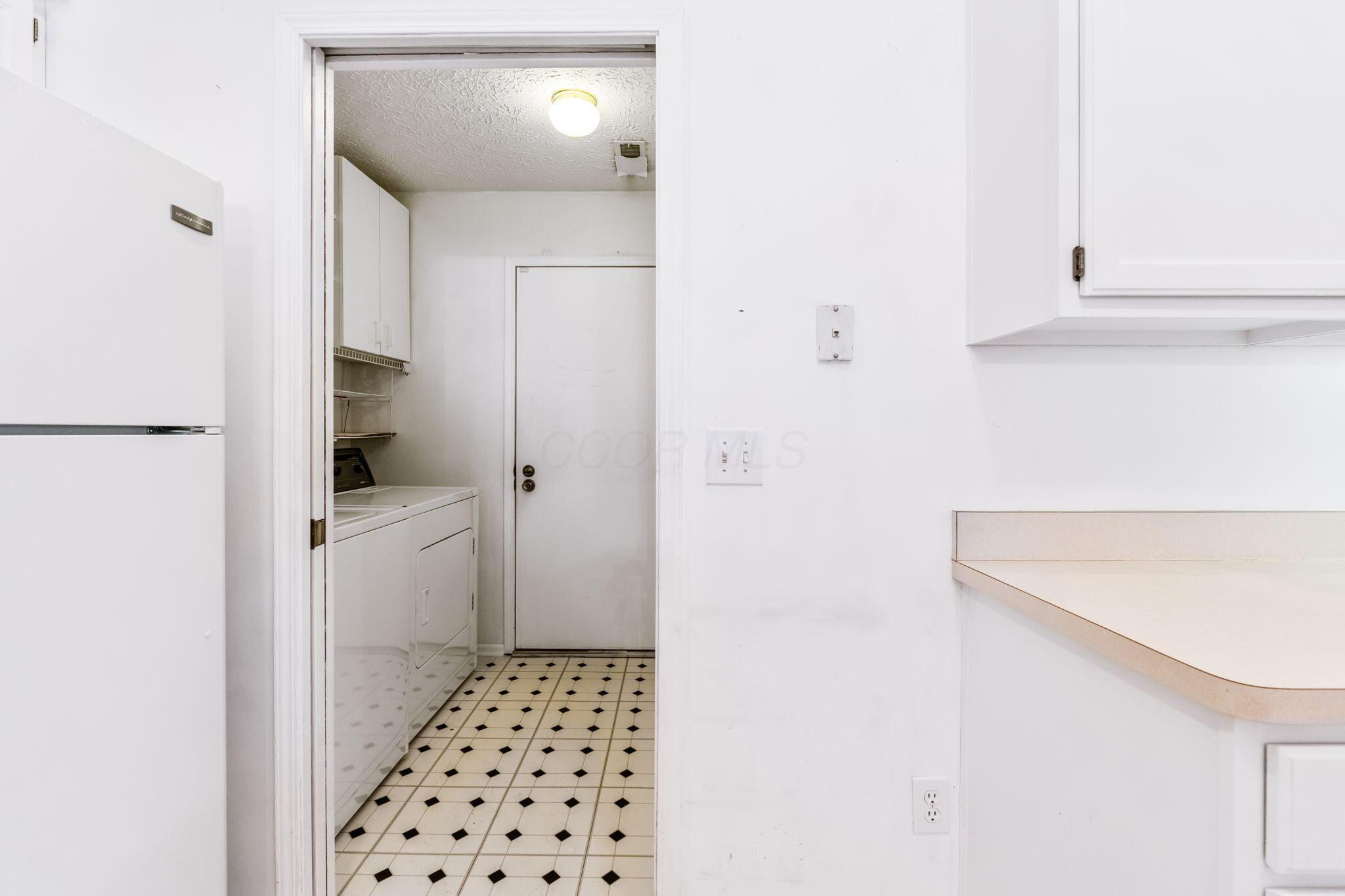 537 Mallet Place E Property Photo 23