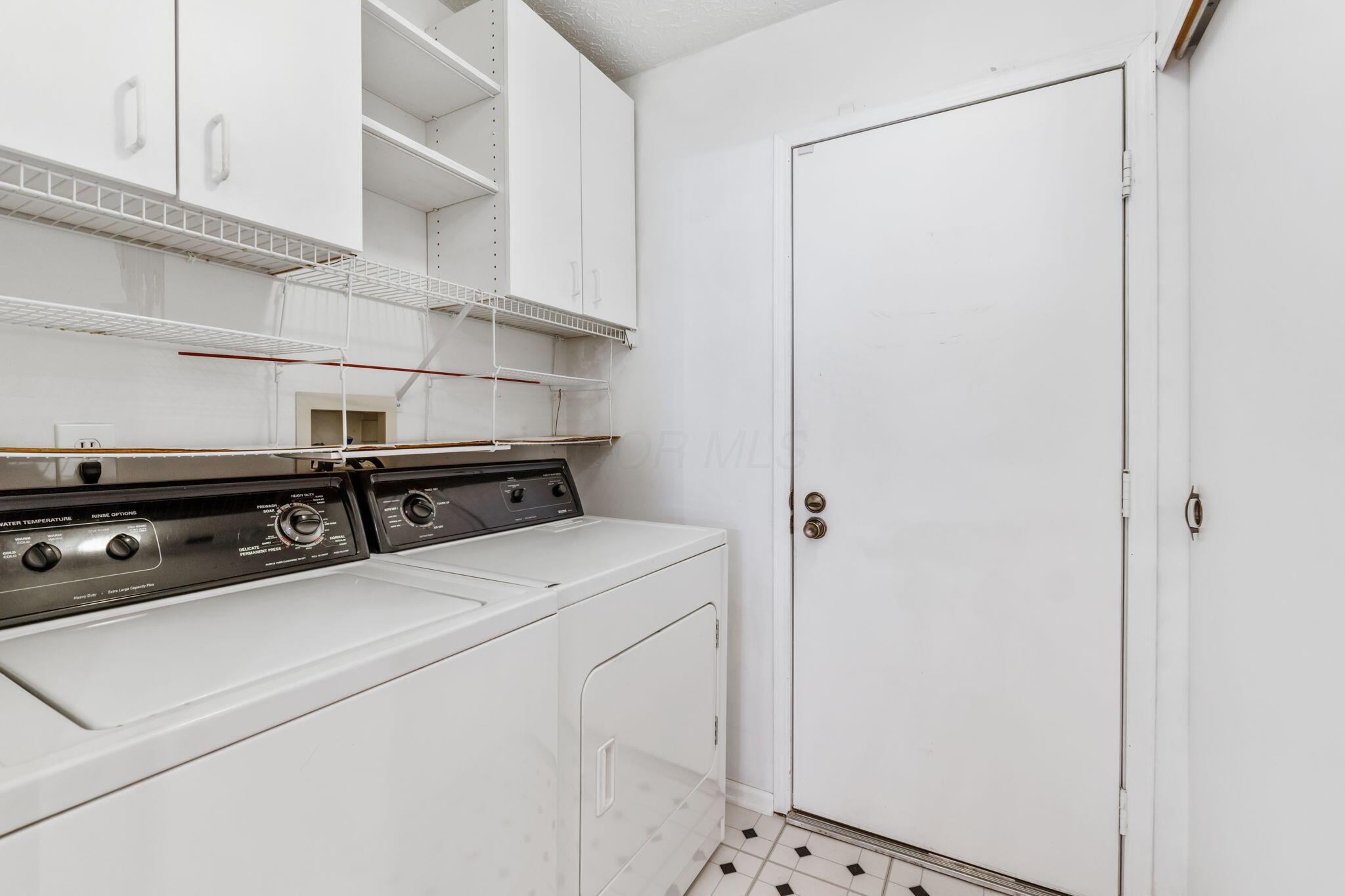 537 Mallet Place E Property Photo 24