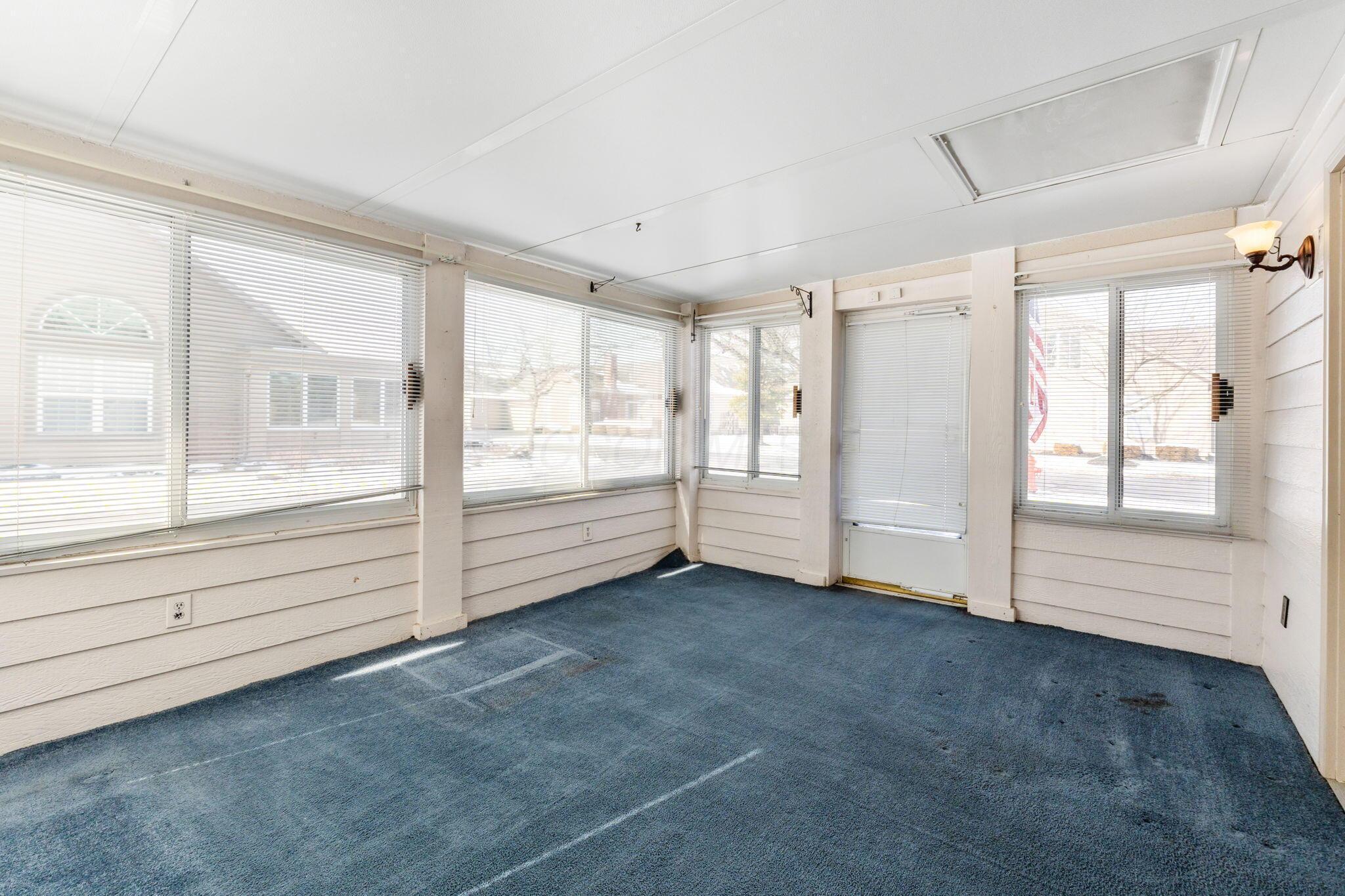 537 Mallet Place E Property Photo 26