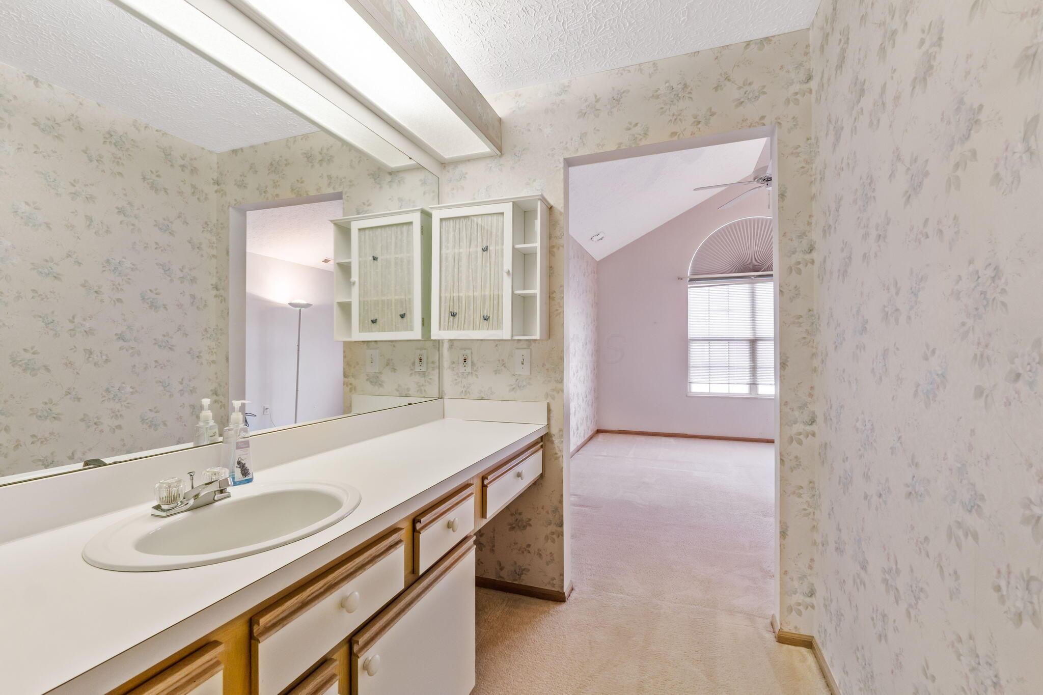 537 Mallet Place E Property Photo 33