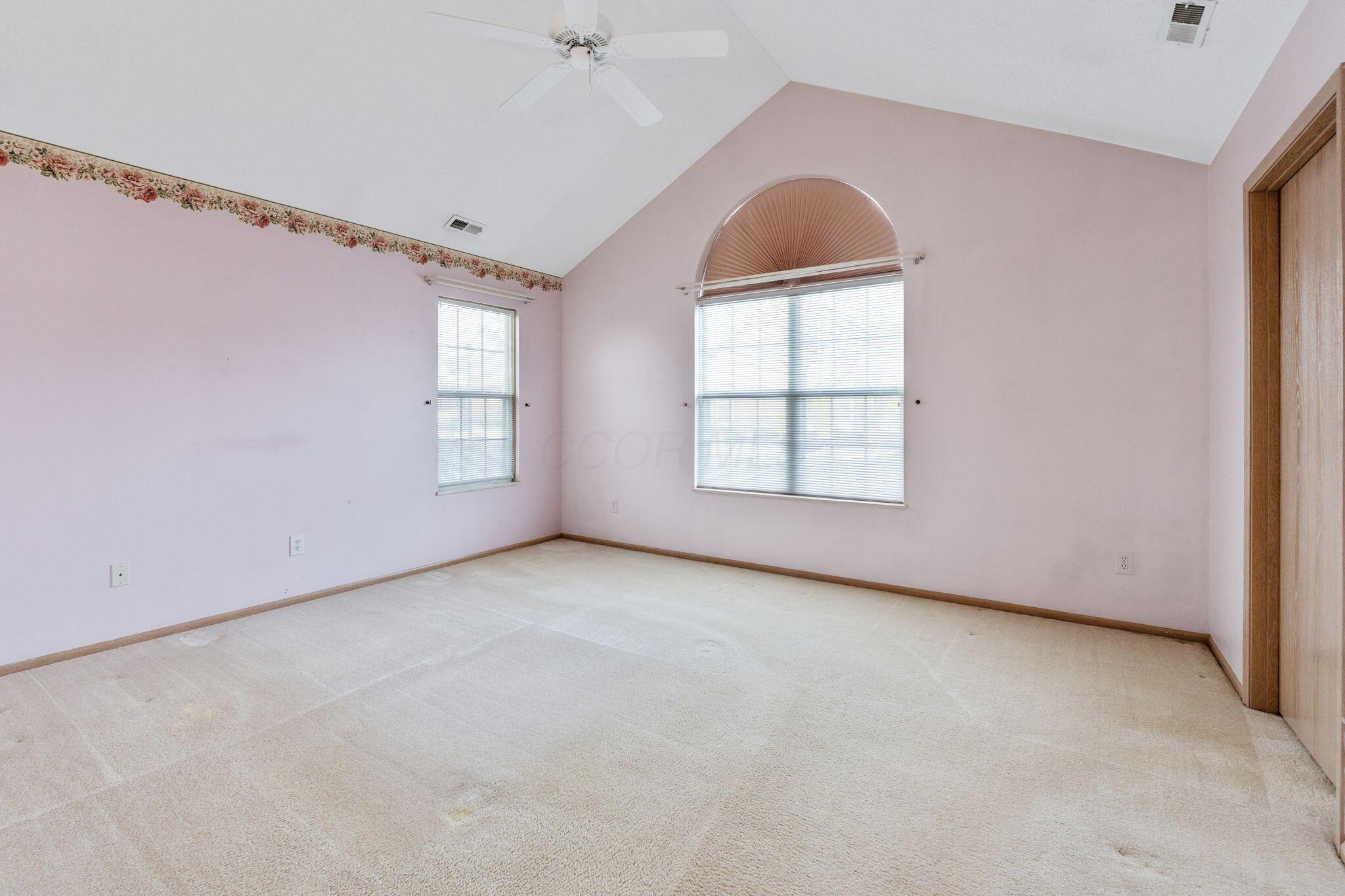 537 Mallet Place E Property Photo 35