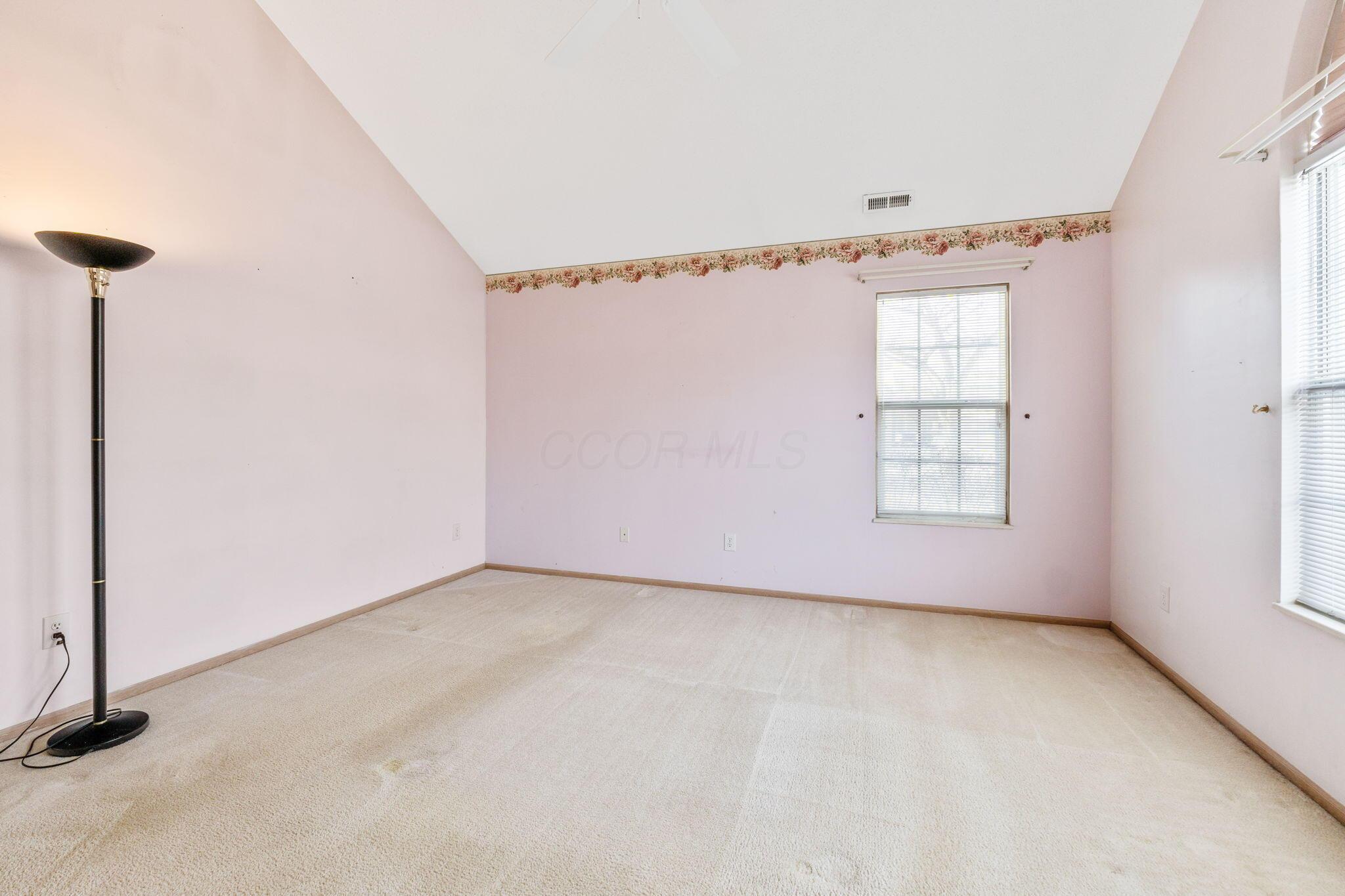 537 Mallet Place E Property Photo 36
