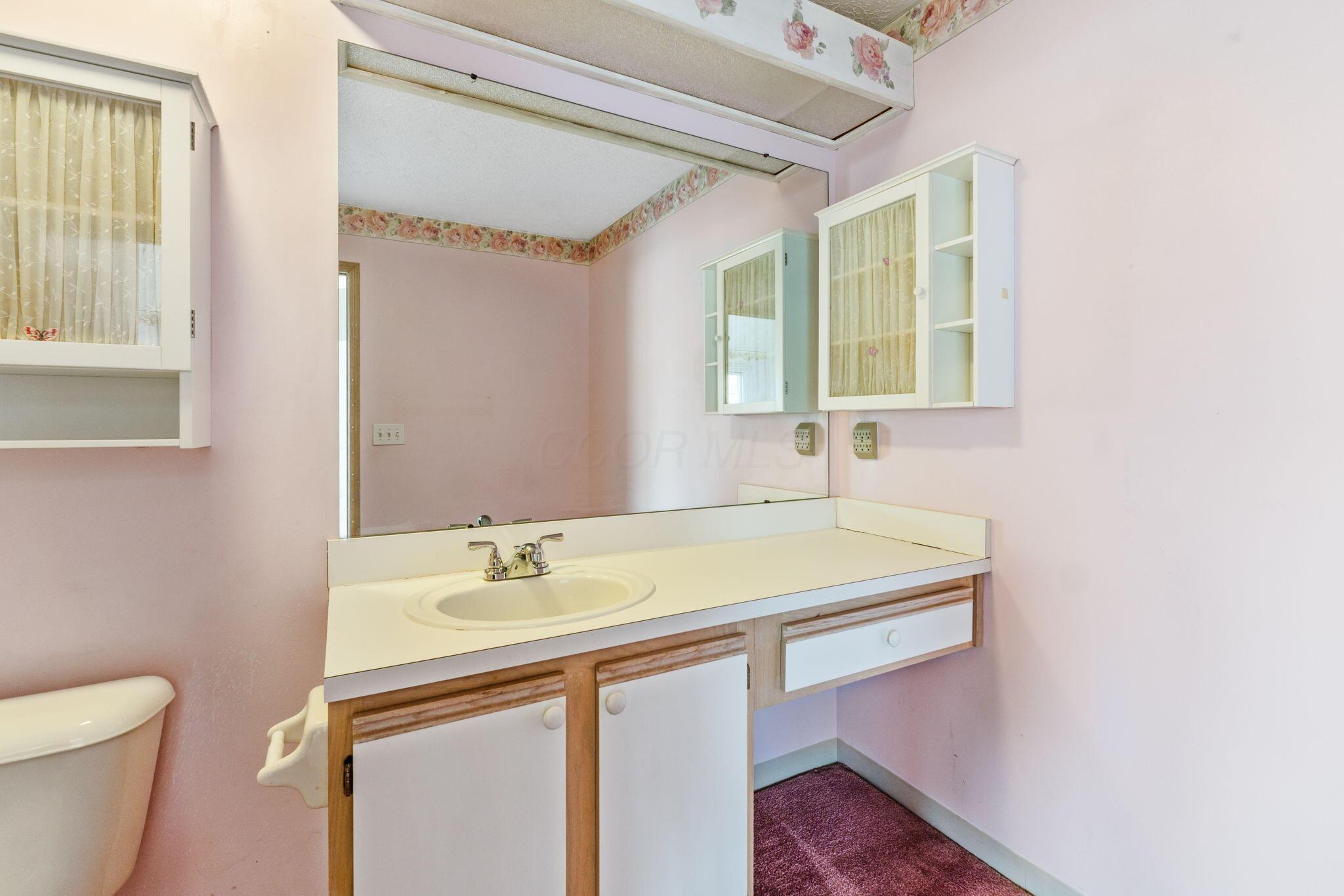 537 Mallet Place E Property Photo 38