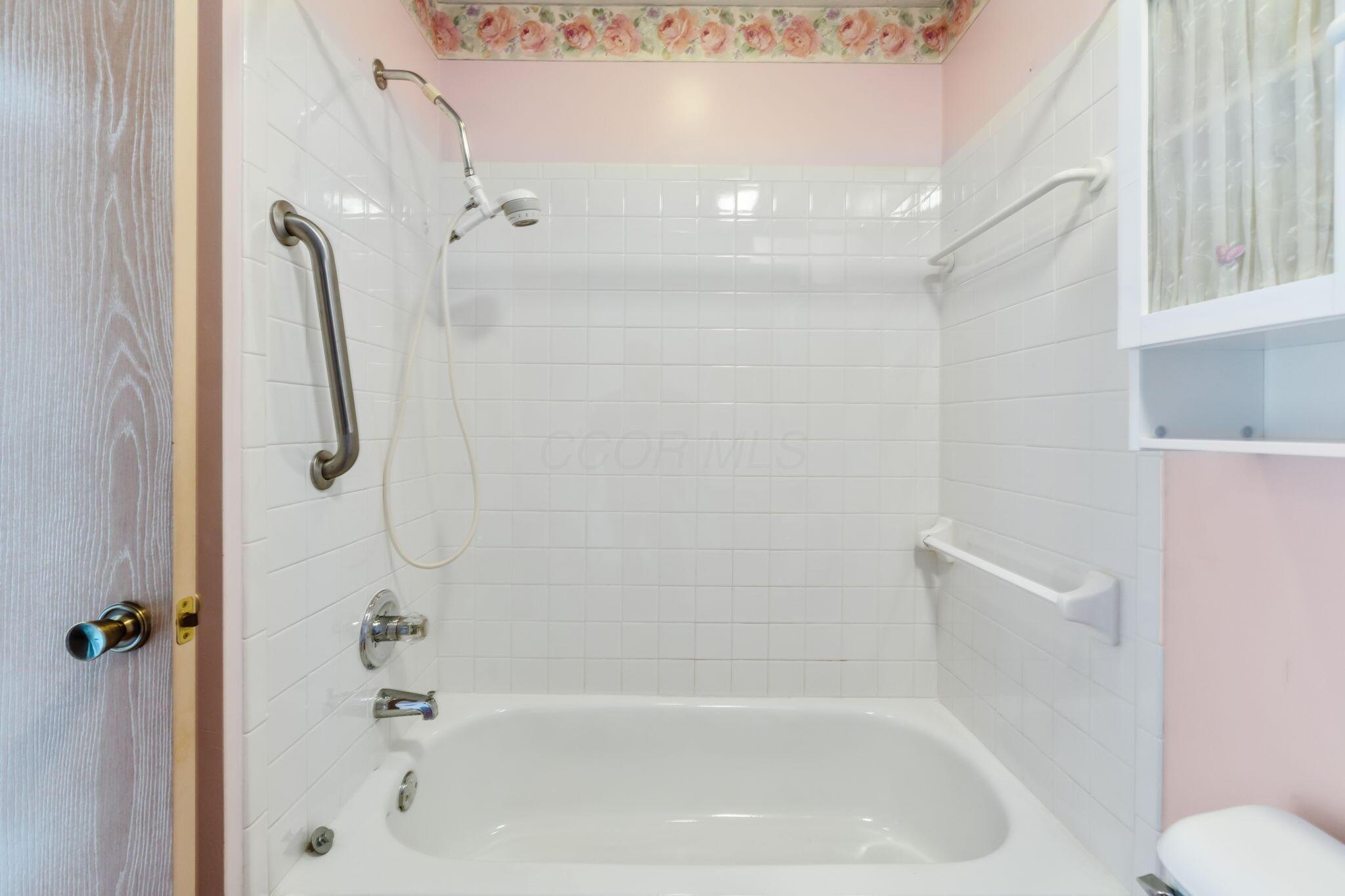 537 Mallet Place E Property Photo 39