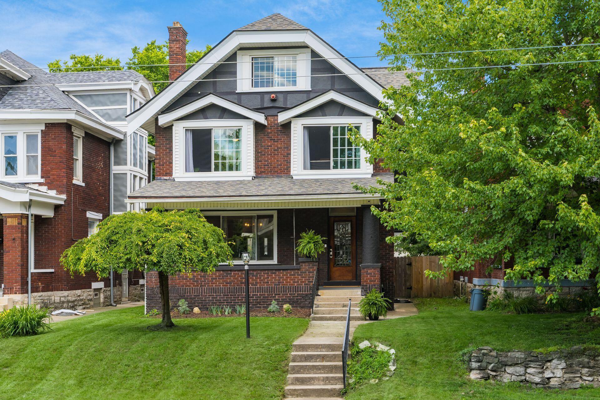 1856 Oak Street Property Photo 3