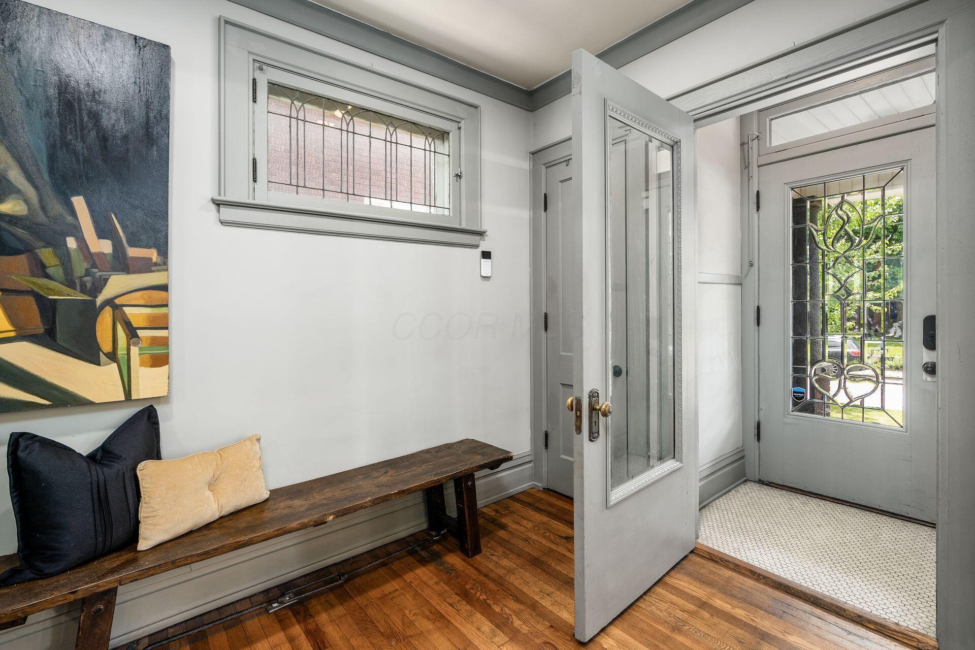 1856 Oak Street Property Photo 7