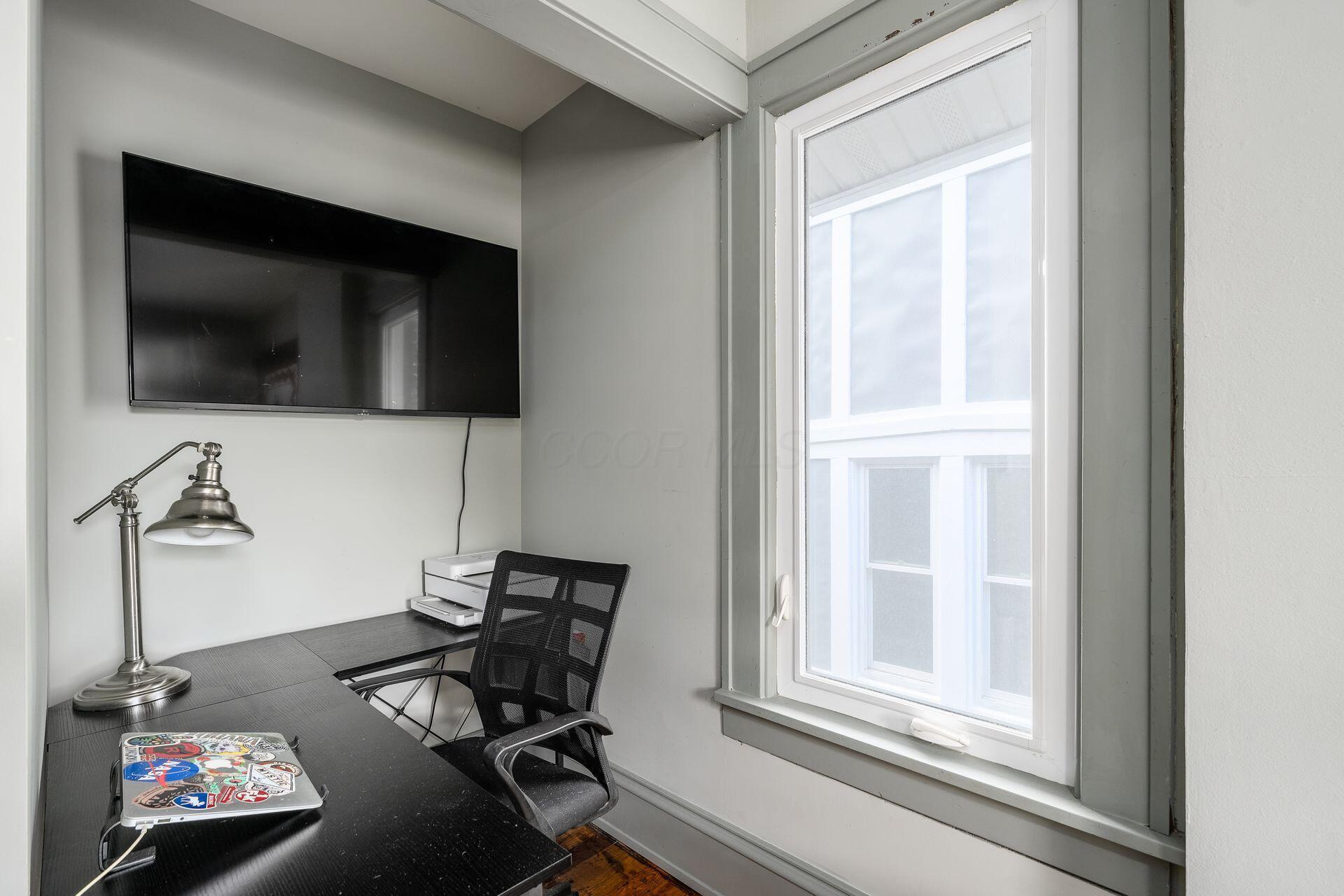 1856 Oak Street Property Photo 30