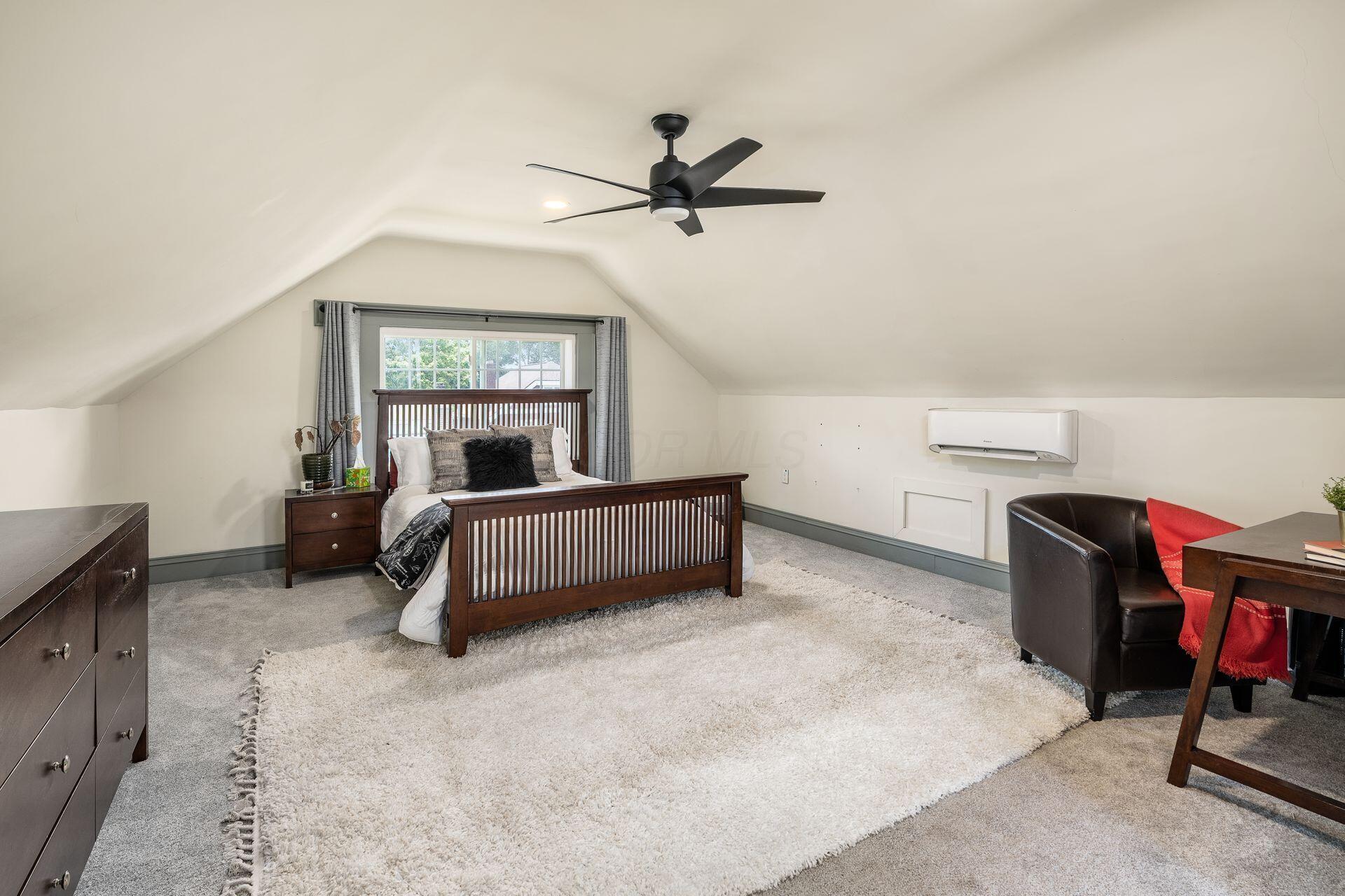 1856 Oak Street Property Photo 35