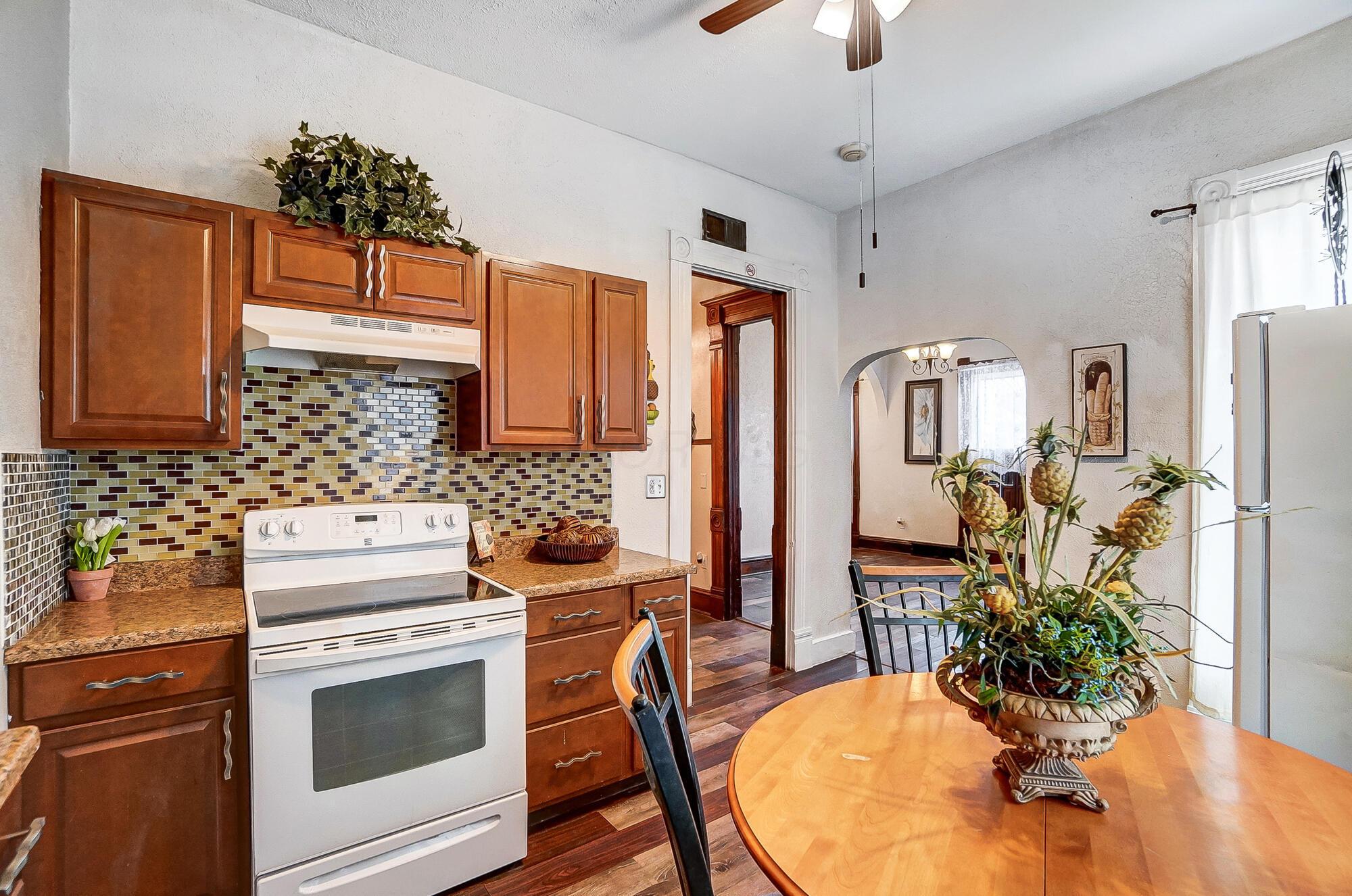 937 Oak Street Property Photo 17