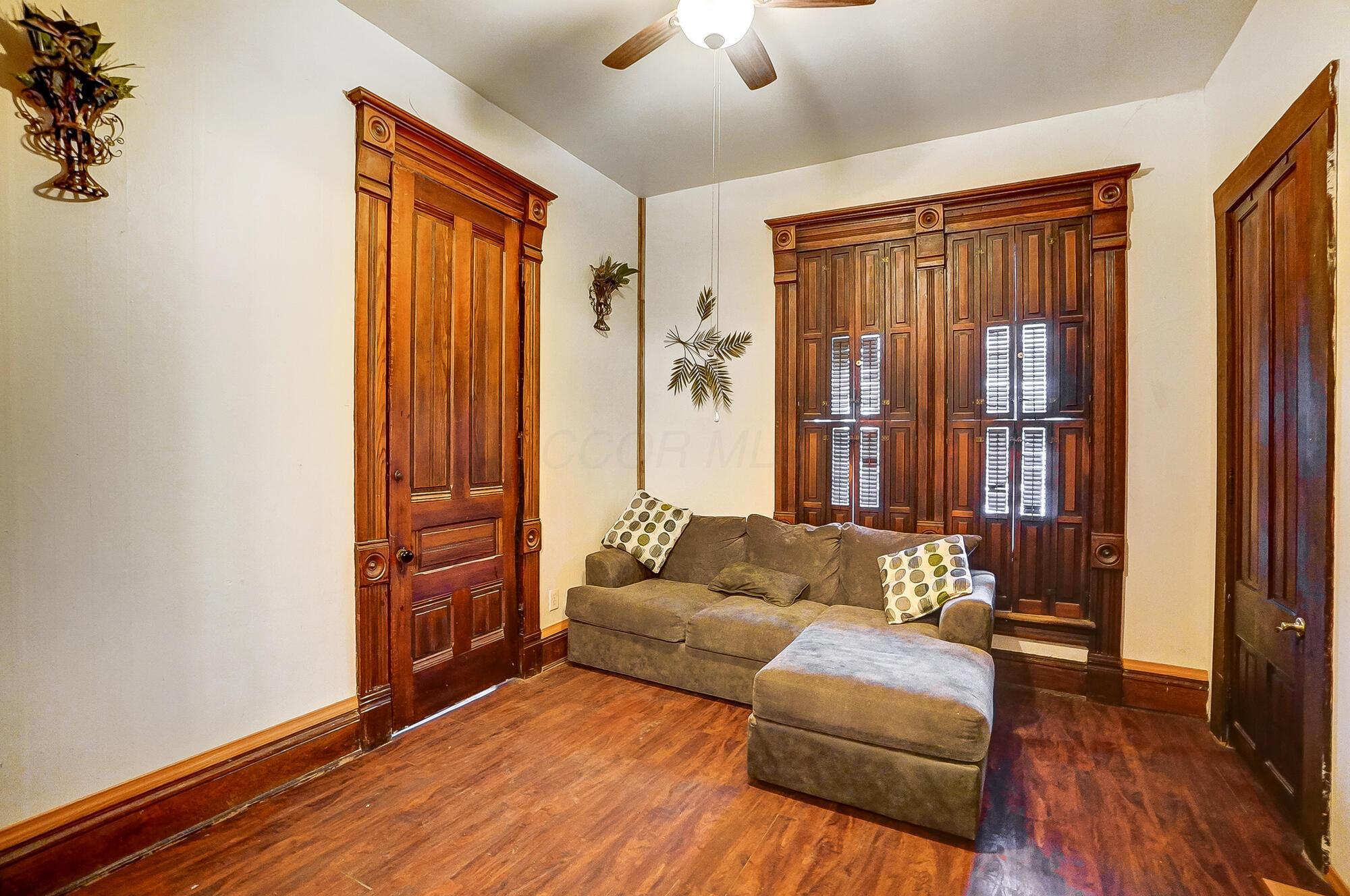 937 Oak Street Property Photo 24