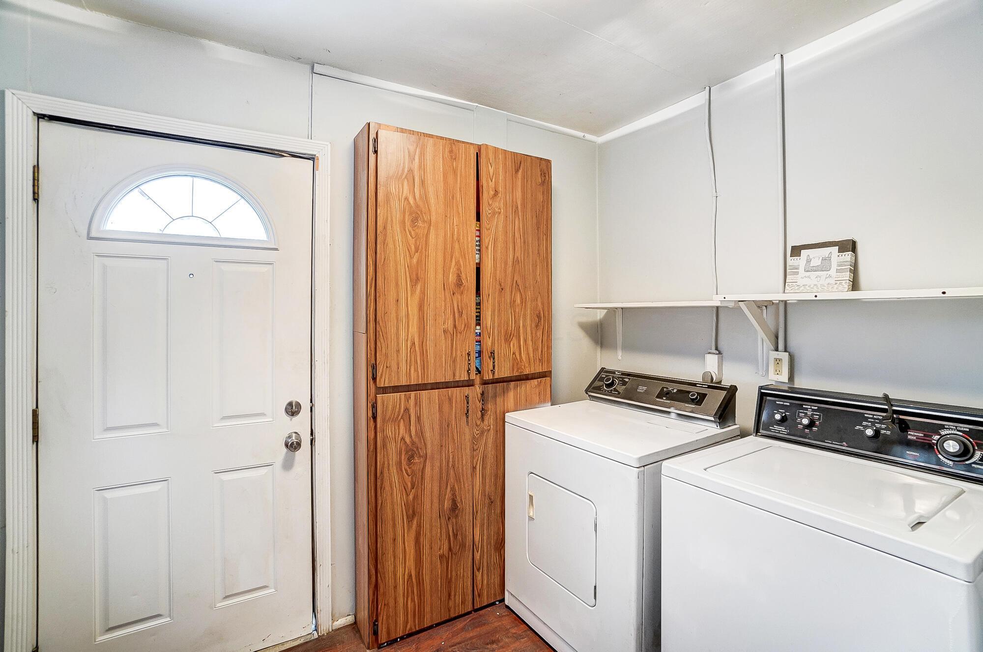 937 Oak Street Property Photo 28