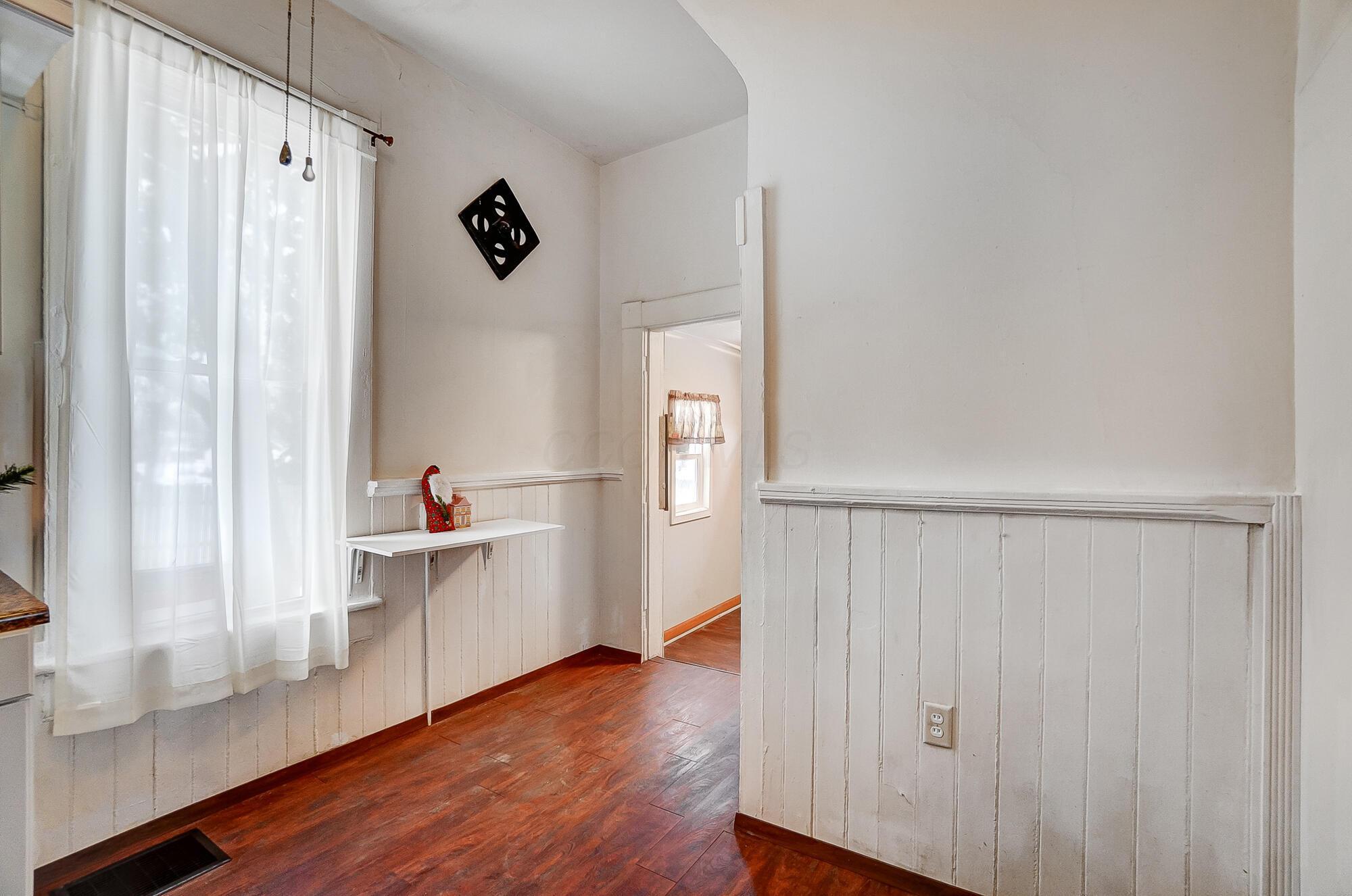 937 Oak Street Property Photo 36