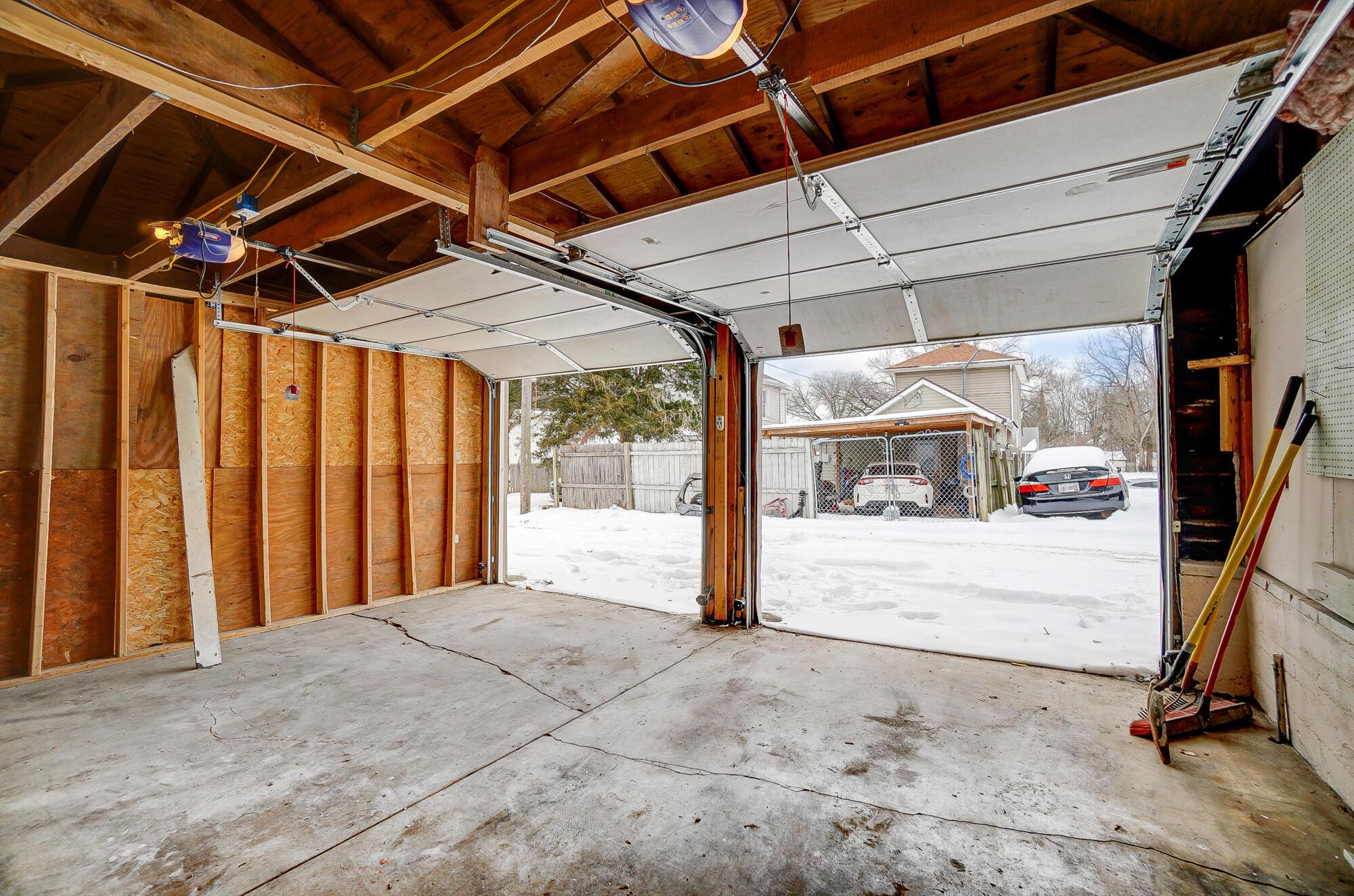 937 Oak Street Property Photo 40