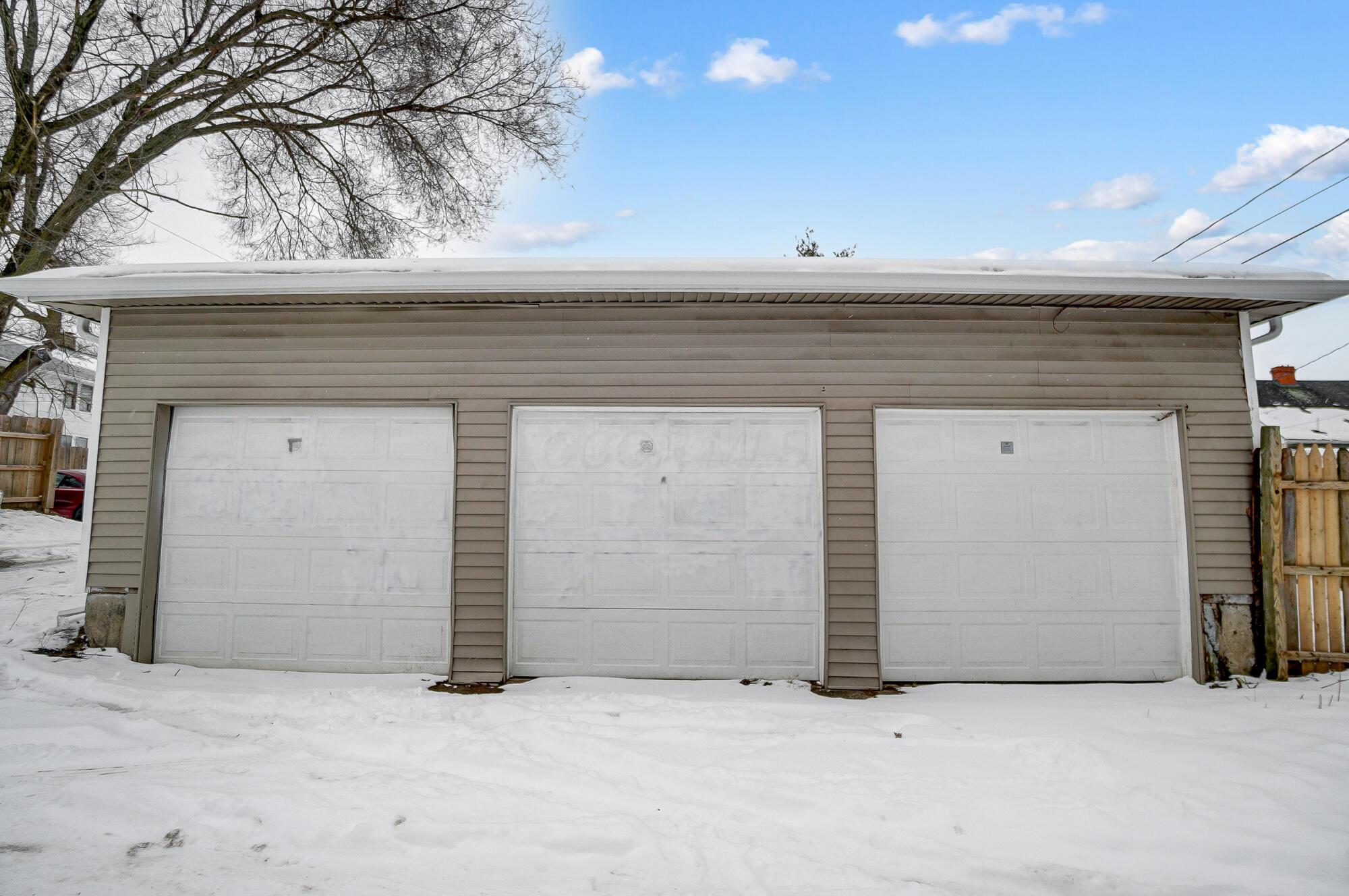 937 Oak Street Property Photo 46