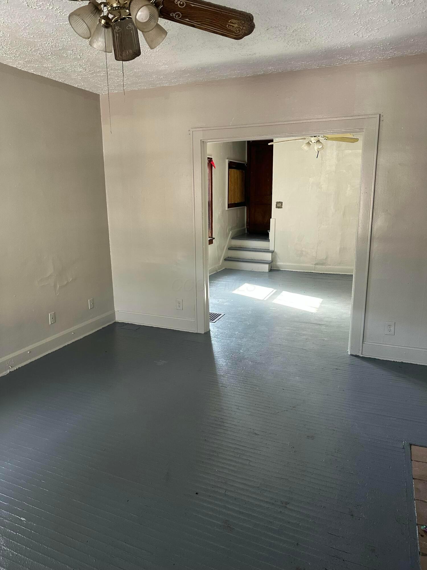 309-311 S Cypress Avenue Property Photo 3