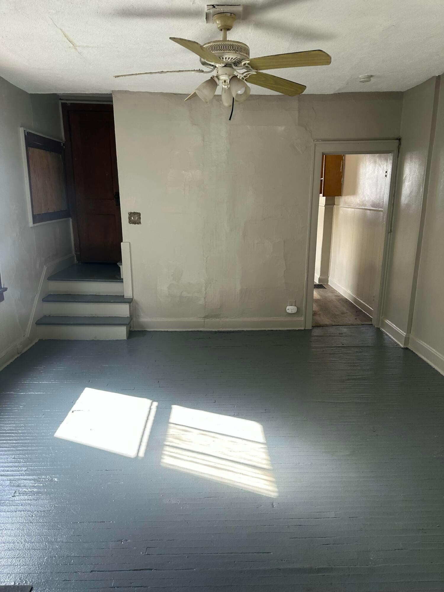309-311 S Cypress Avenue Property Photo 4