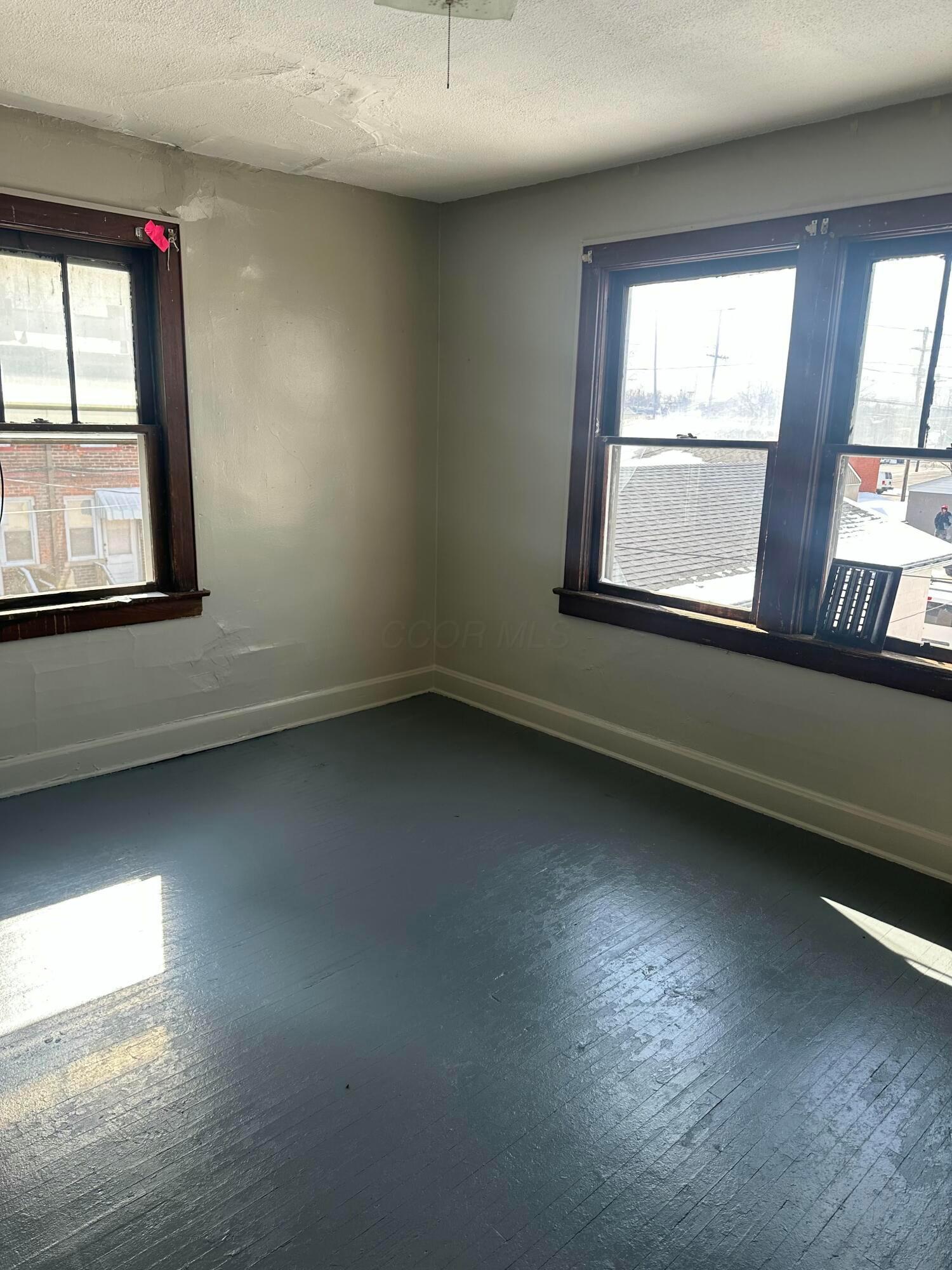 309-311 S Cypress Avenue Property Photo 7