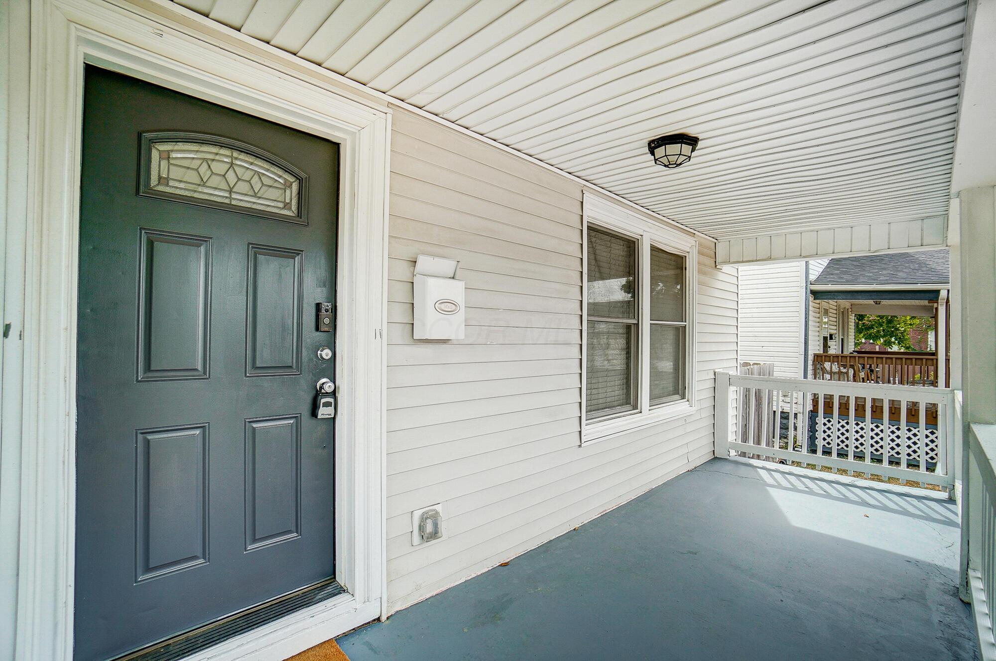 992 Carpenter Street Property Photo 5