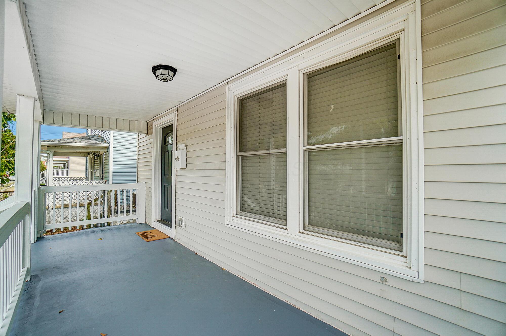 992 Carpenter Street Property Photo 6