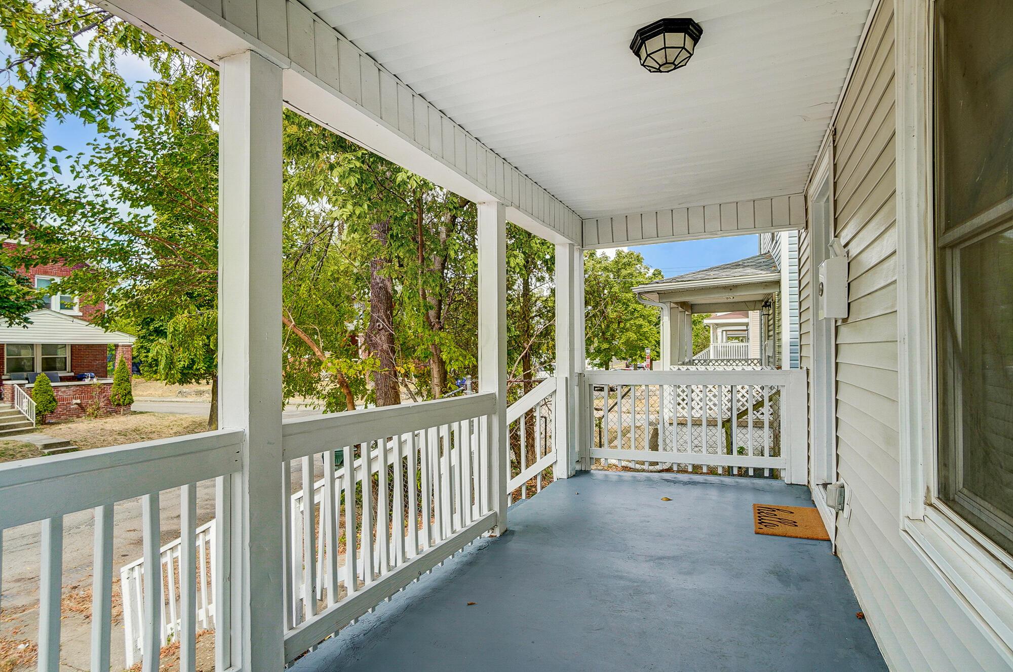 992 Carpenter Street Property Photo 7