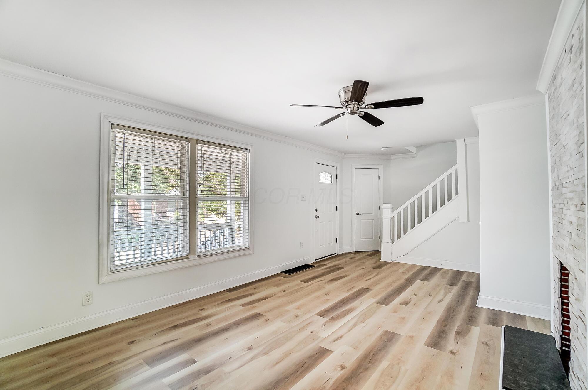992 Carpenter Street Property Photo 10