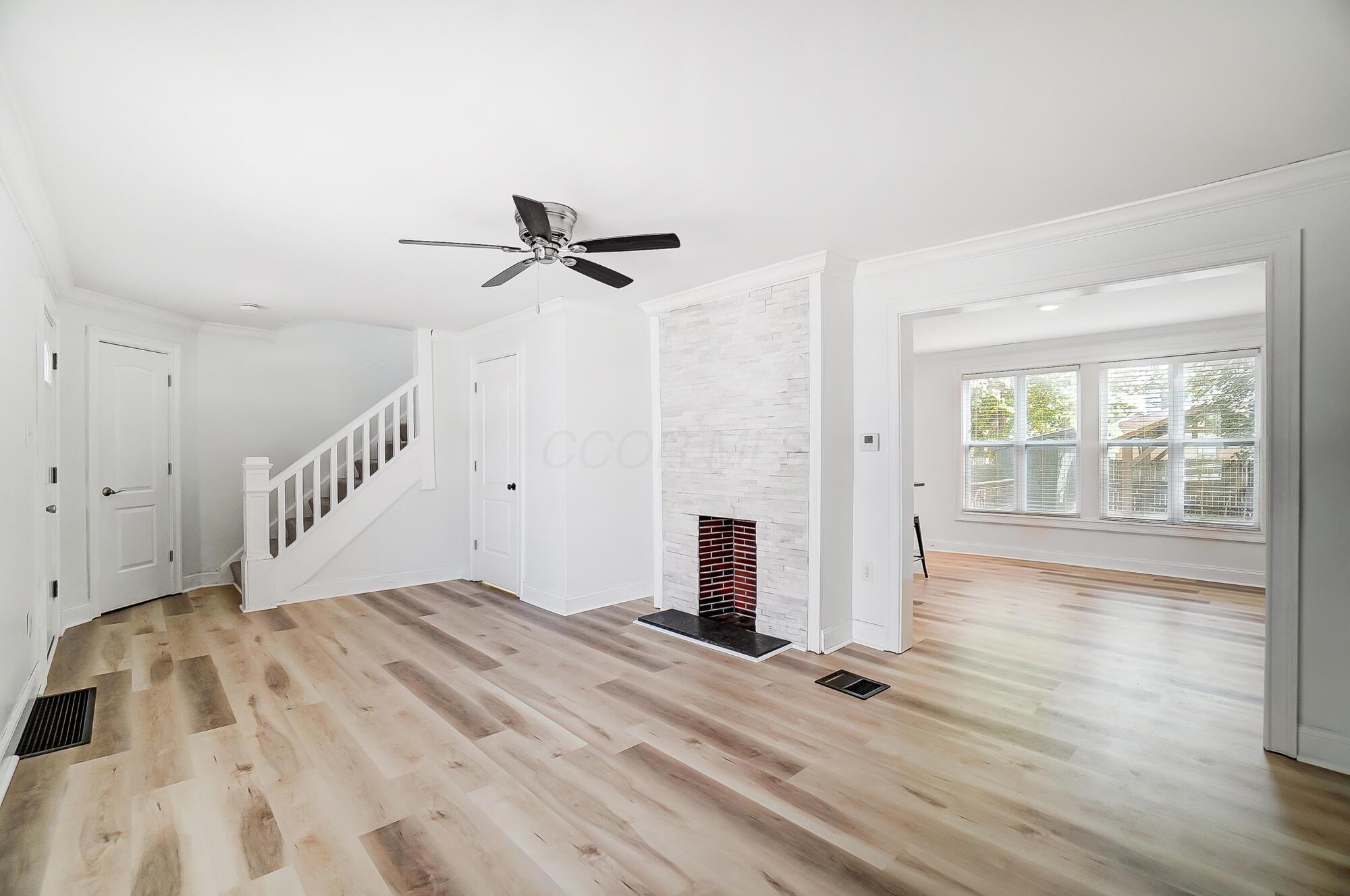992 Carpenter Street Property Photo 12