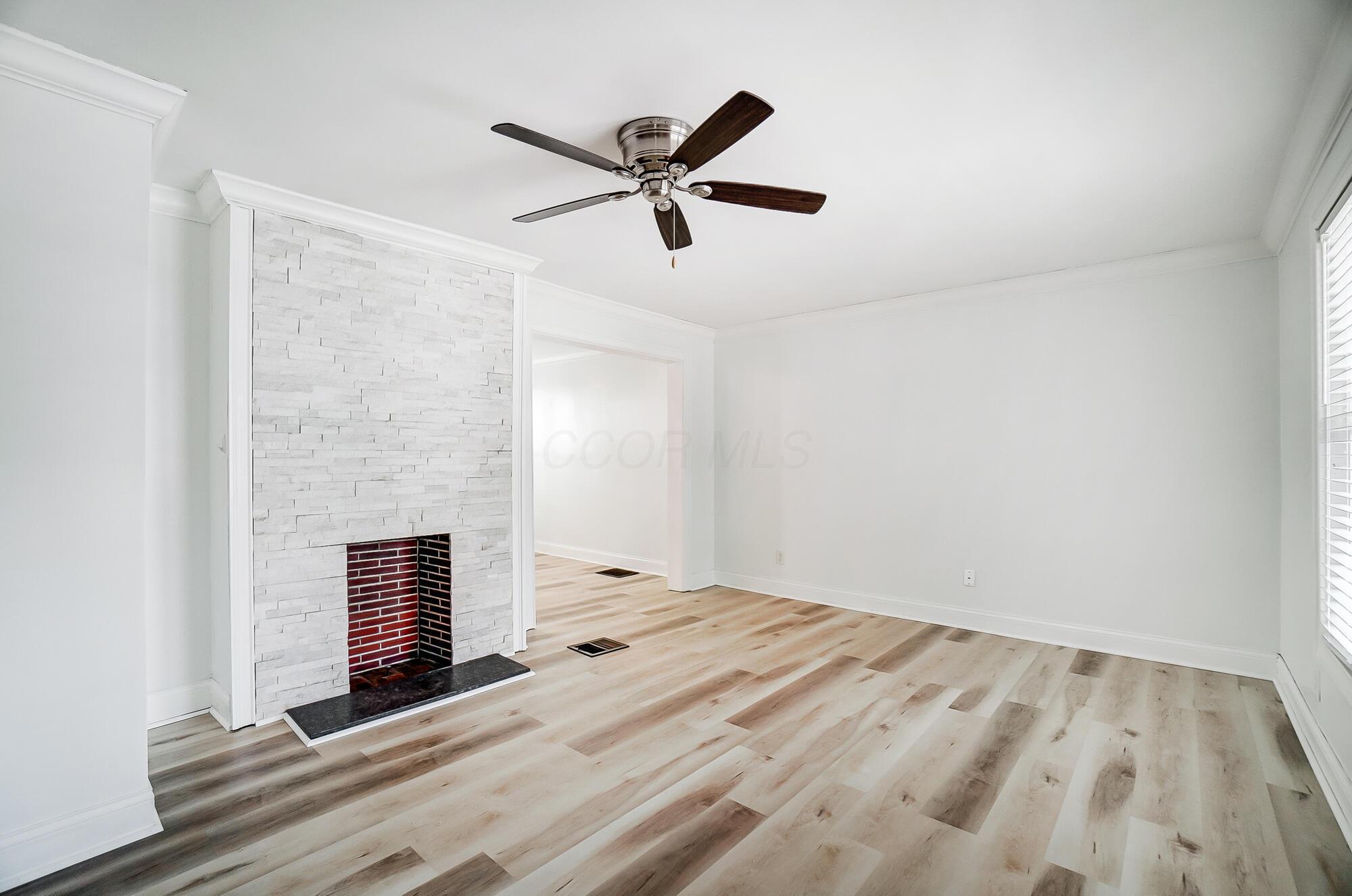 992 Carpenter Street Property Photo 13