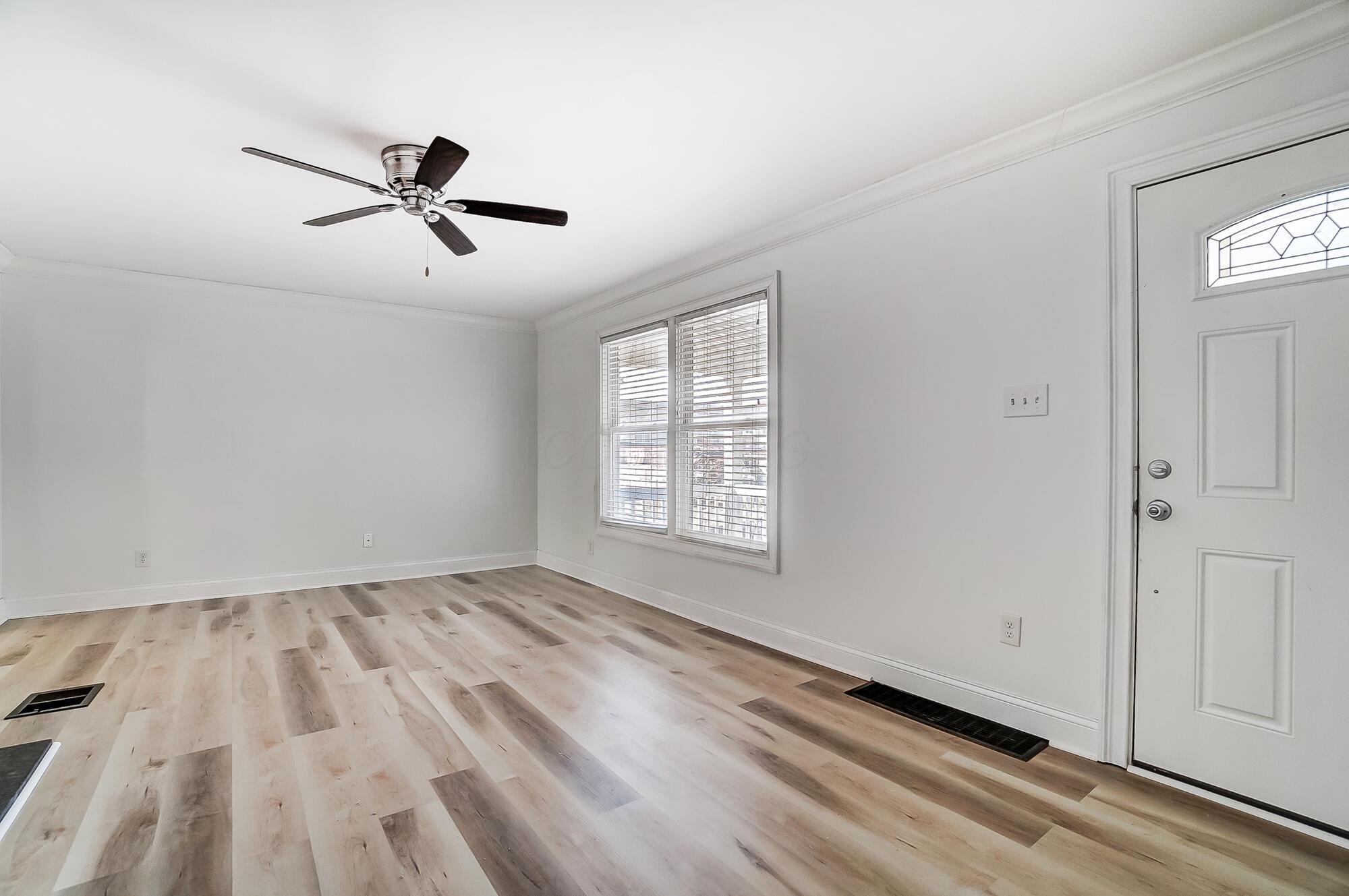 992 Carpenter Street Property Photo 16