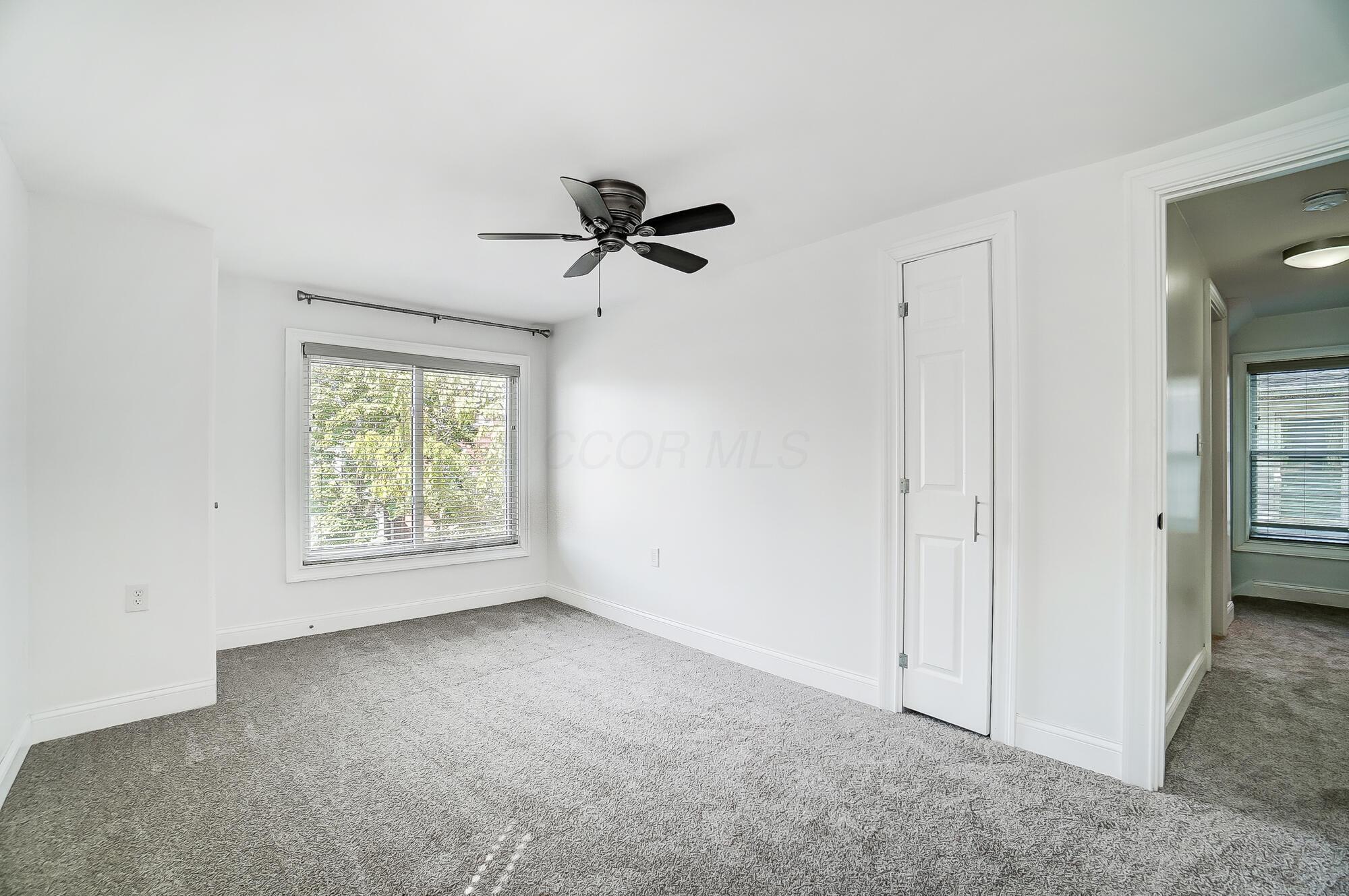 992 Carpenter Street Property Photo 36