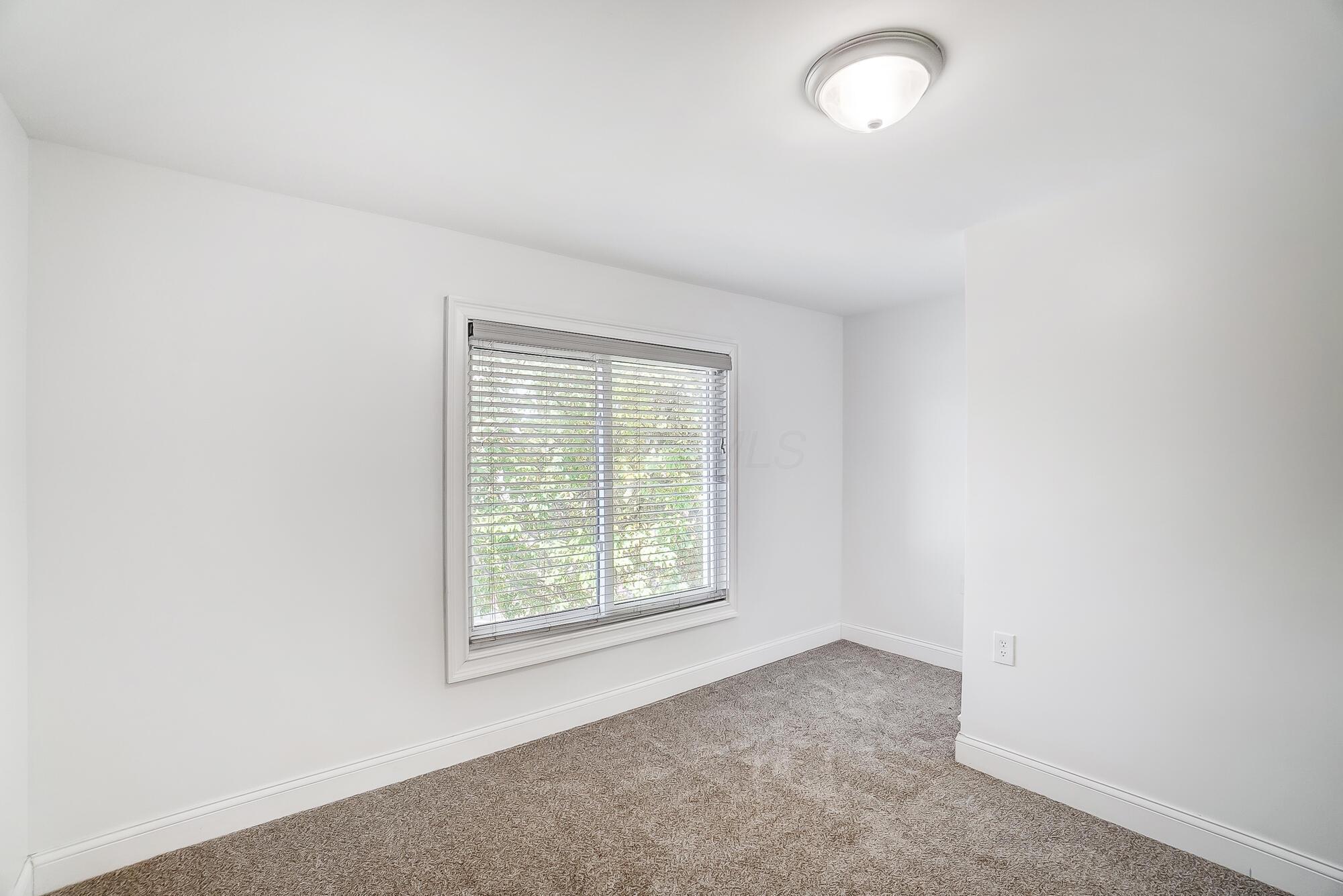 992 Carpenter Street Property Photo 45