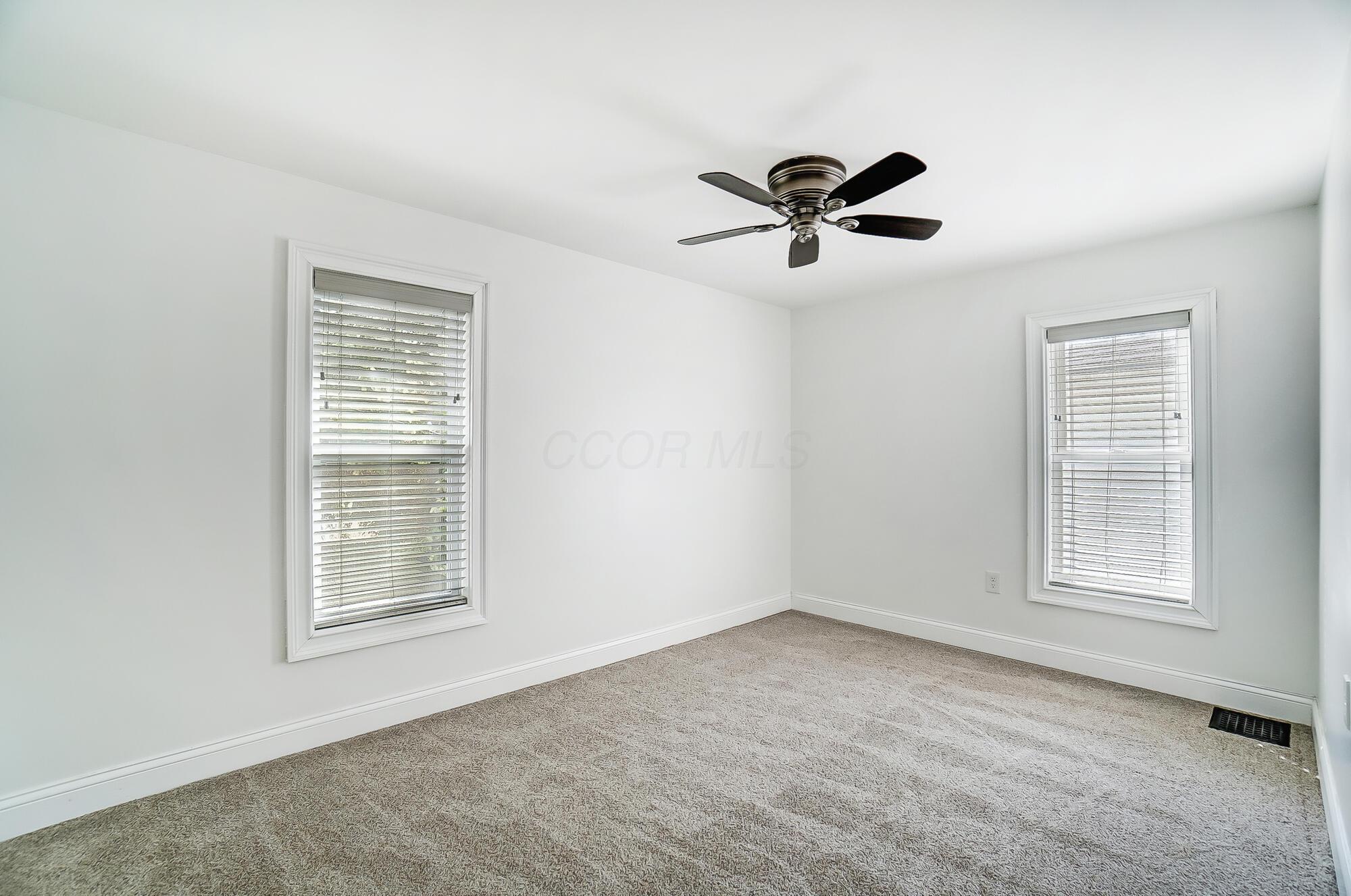 992 Carpenter Street Property Photo 47