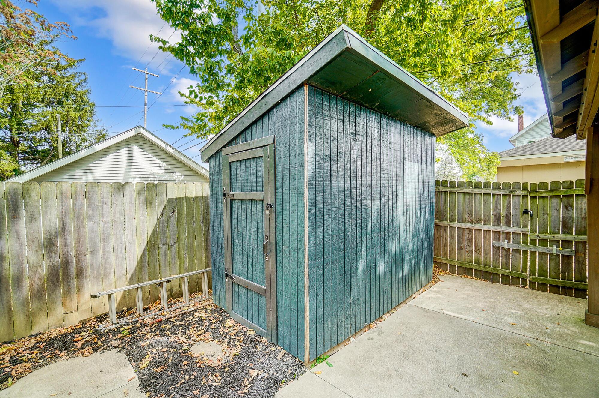 992 Carpenter Street Property Photo 73