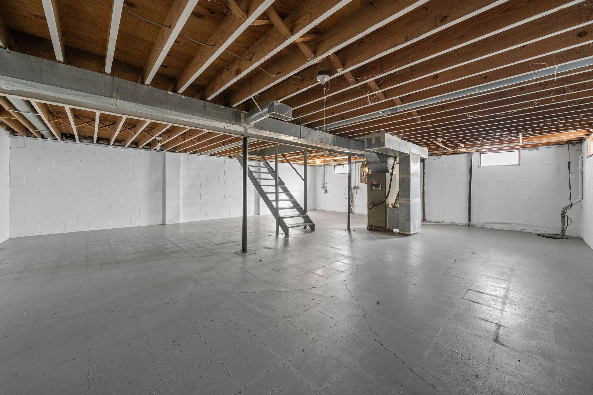 2167 Kilbourne Avenue Property Photo 21