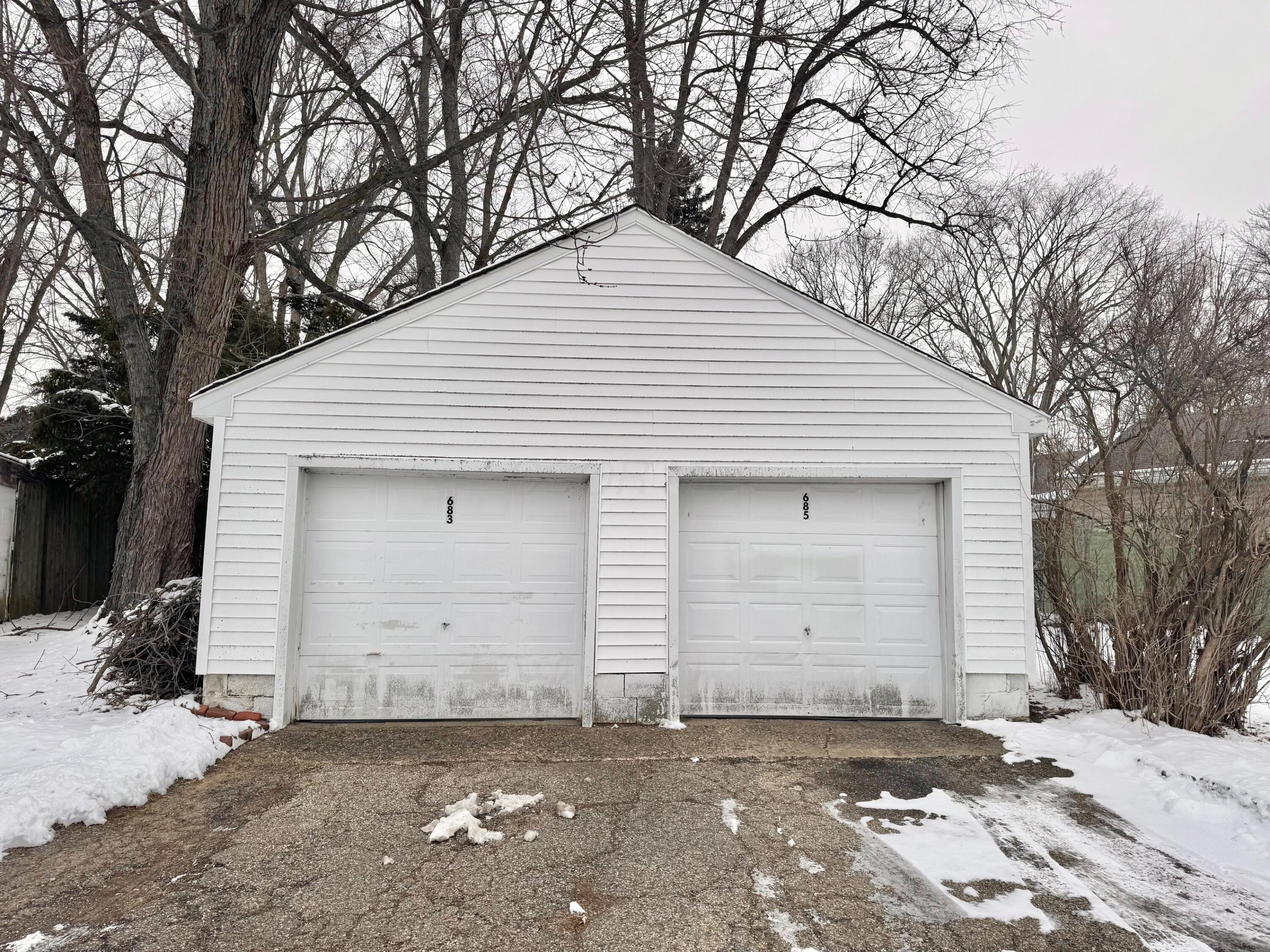 683 S Diamond Street Property Photo 4