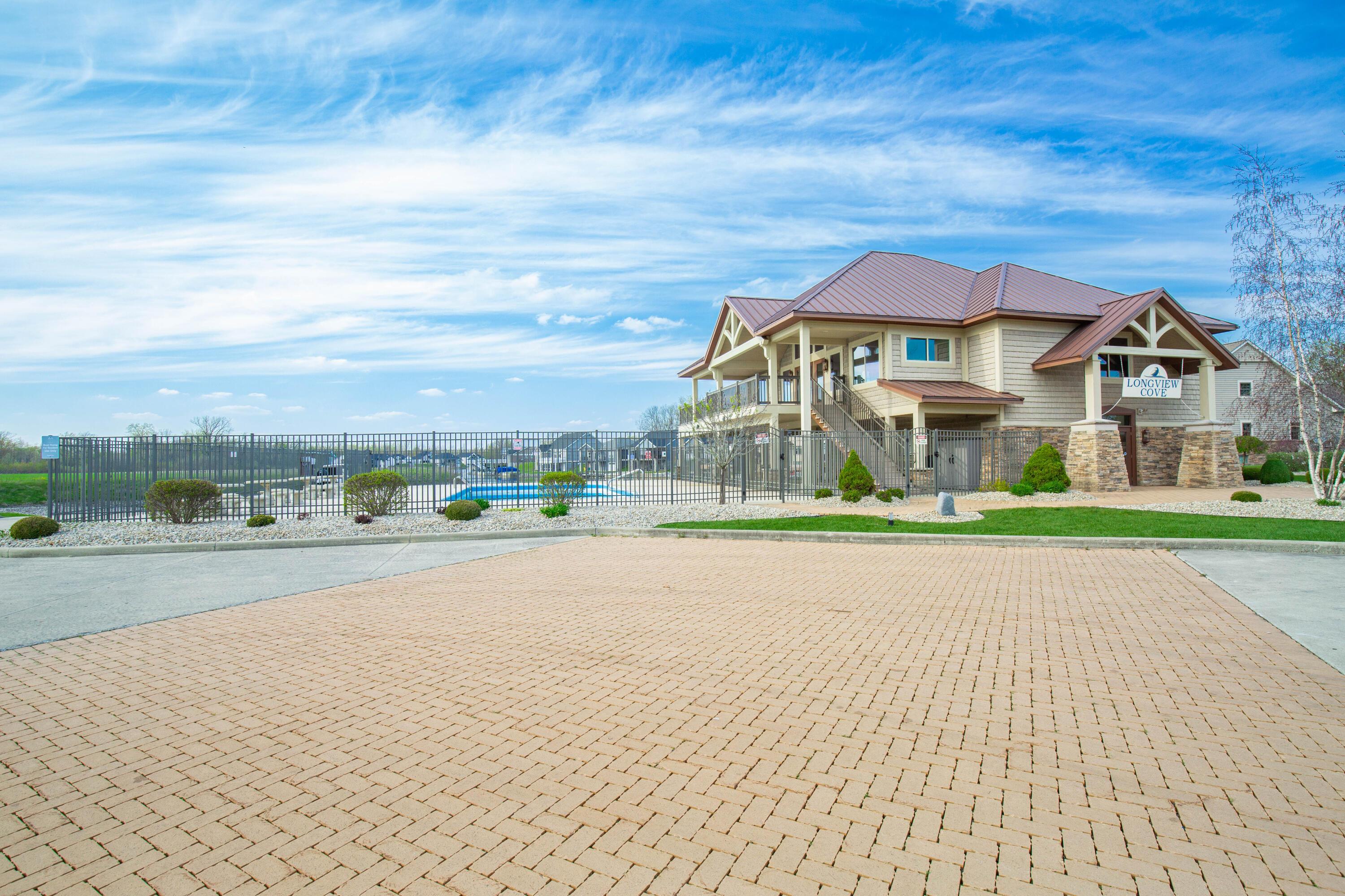 9819 Heron Way Property Photo 14