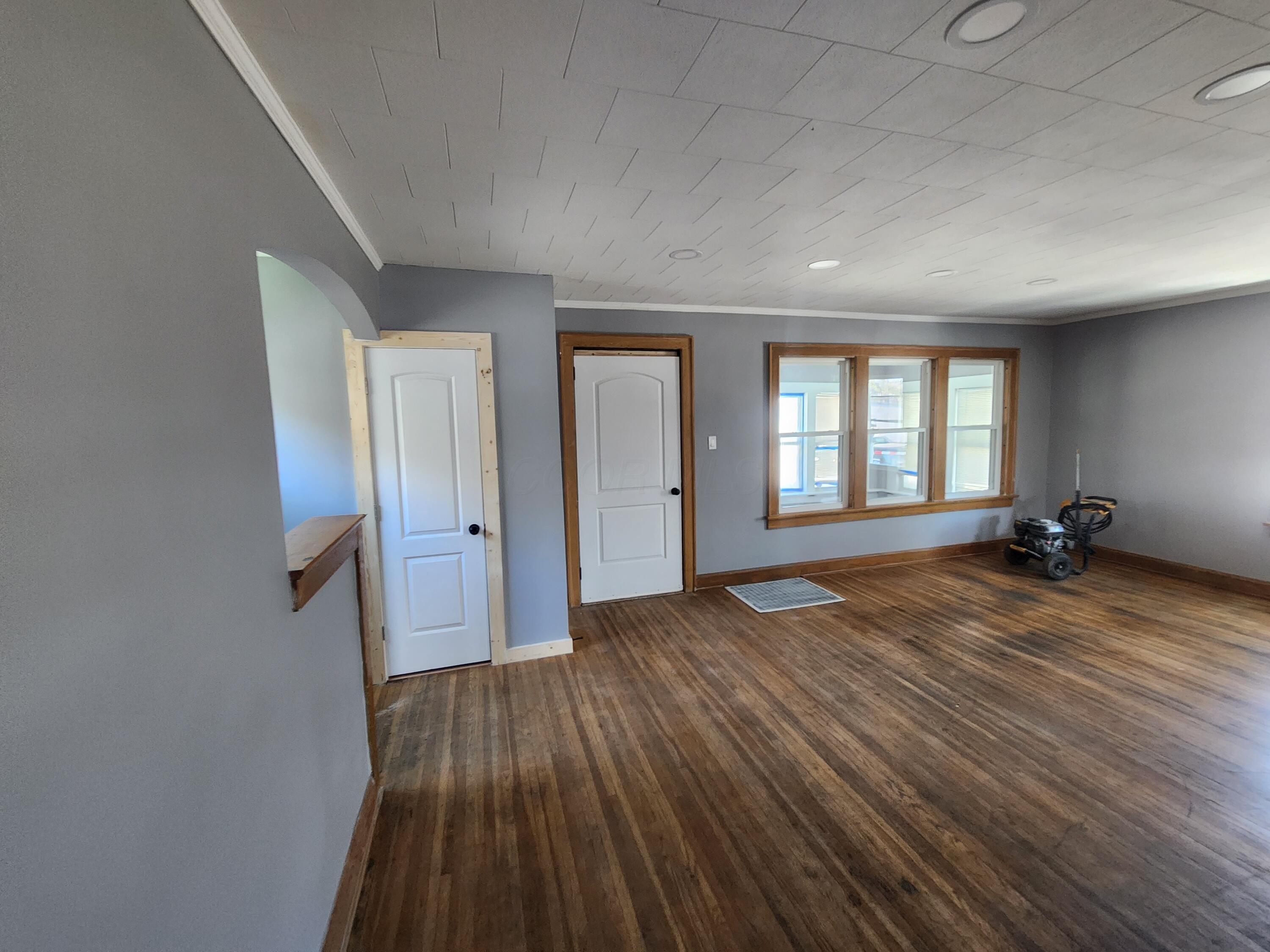 1575 Humphrey Avenue Property Photo 5