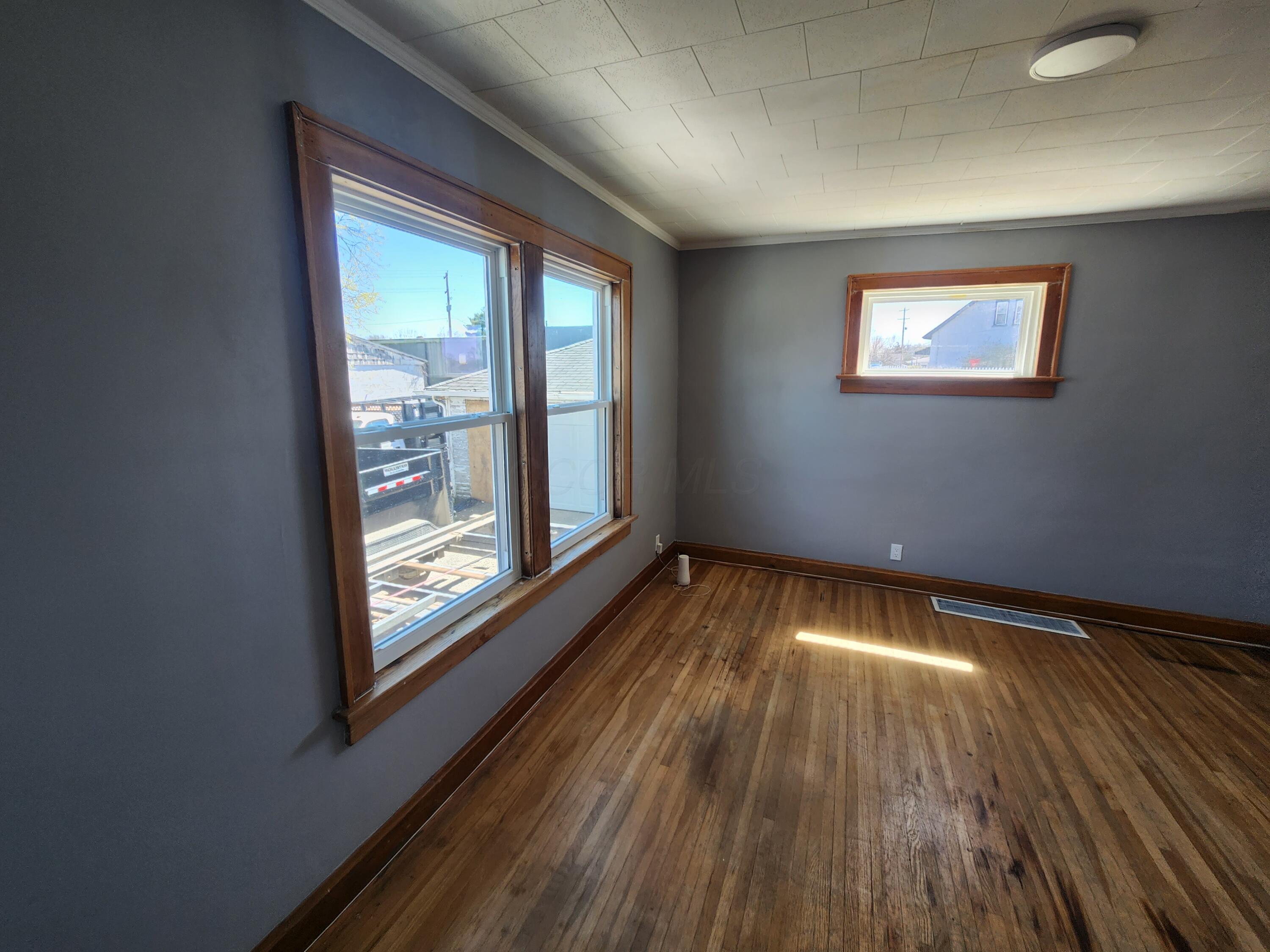 1575 Humphrey Avenue Property Photo 8