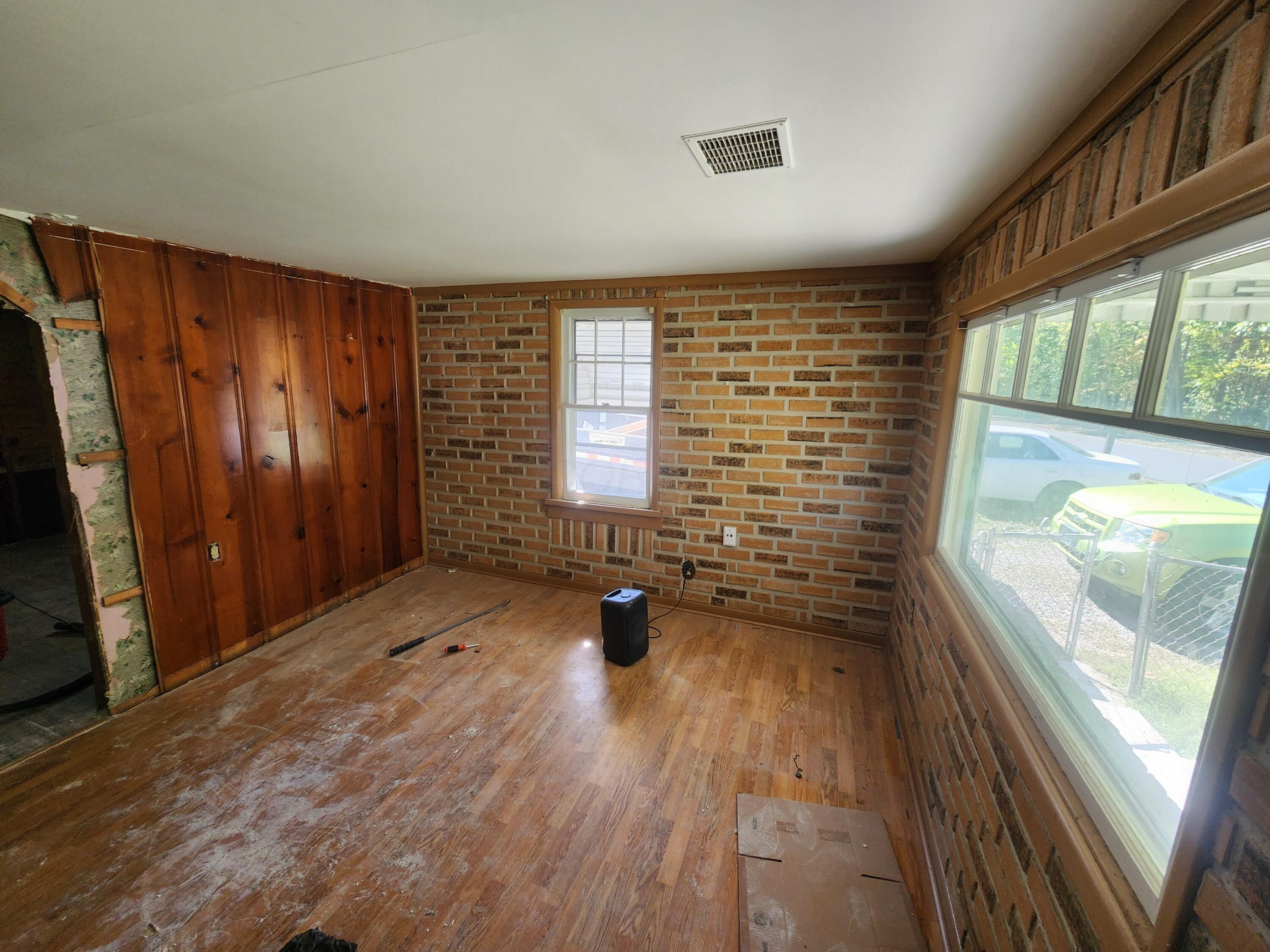 354 Fernhill Avenue Property Photo 3