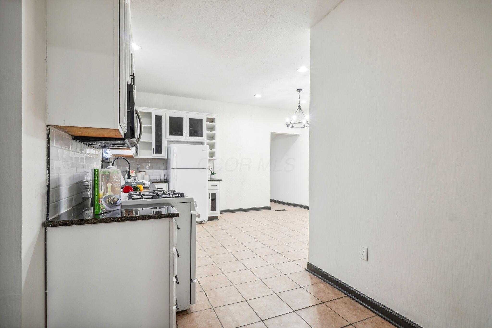 44 Whitethorne Avenue Property Photo 12