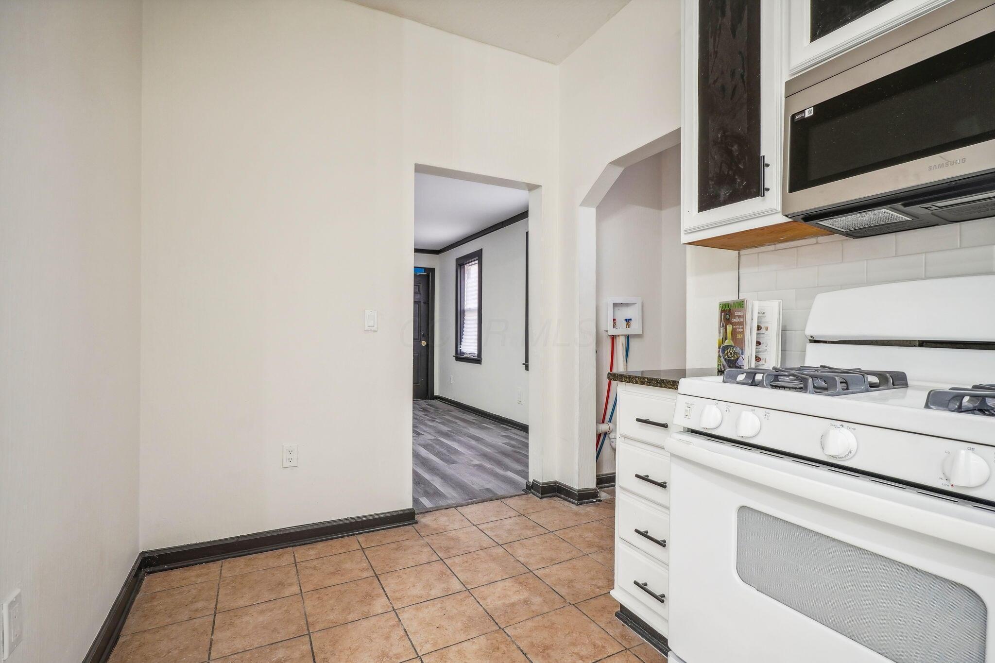 44 Whitethorne Avenue Property Photo 13