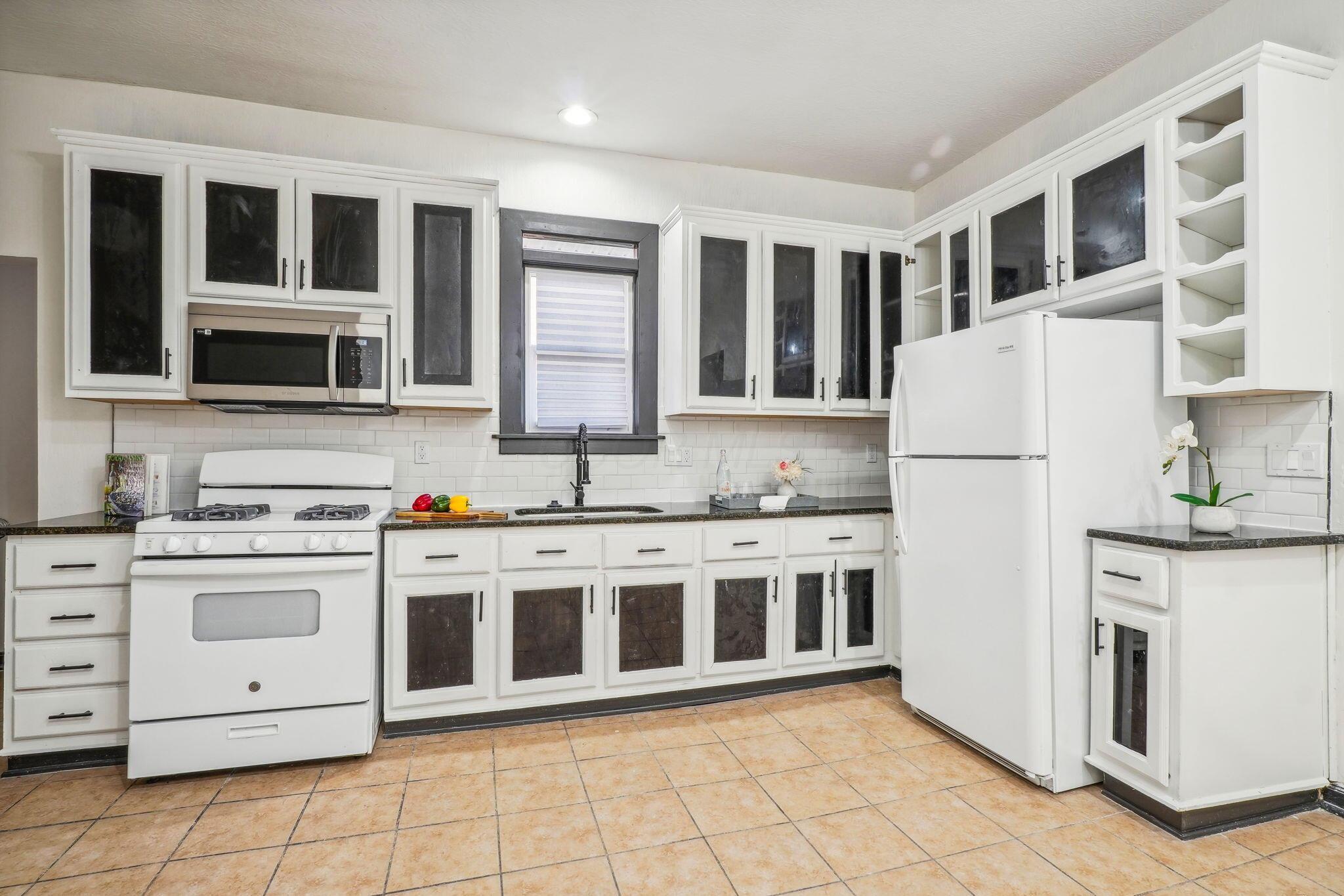 44 Whitethorne Avenue Property Photo 14