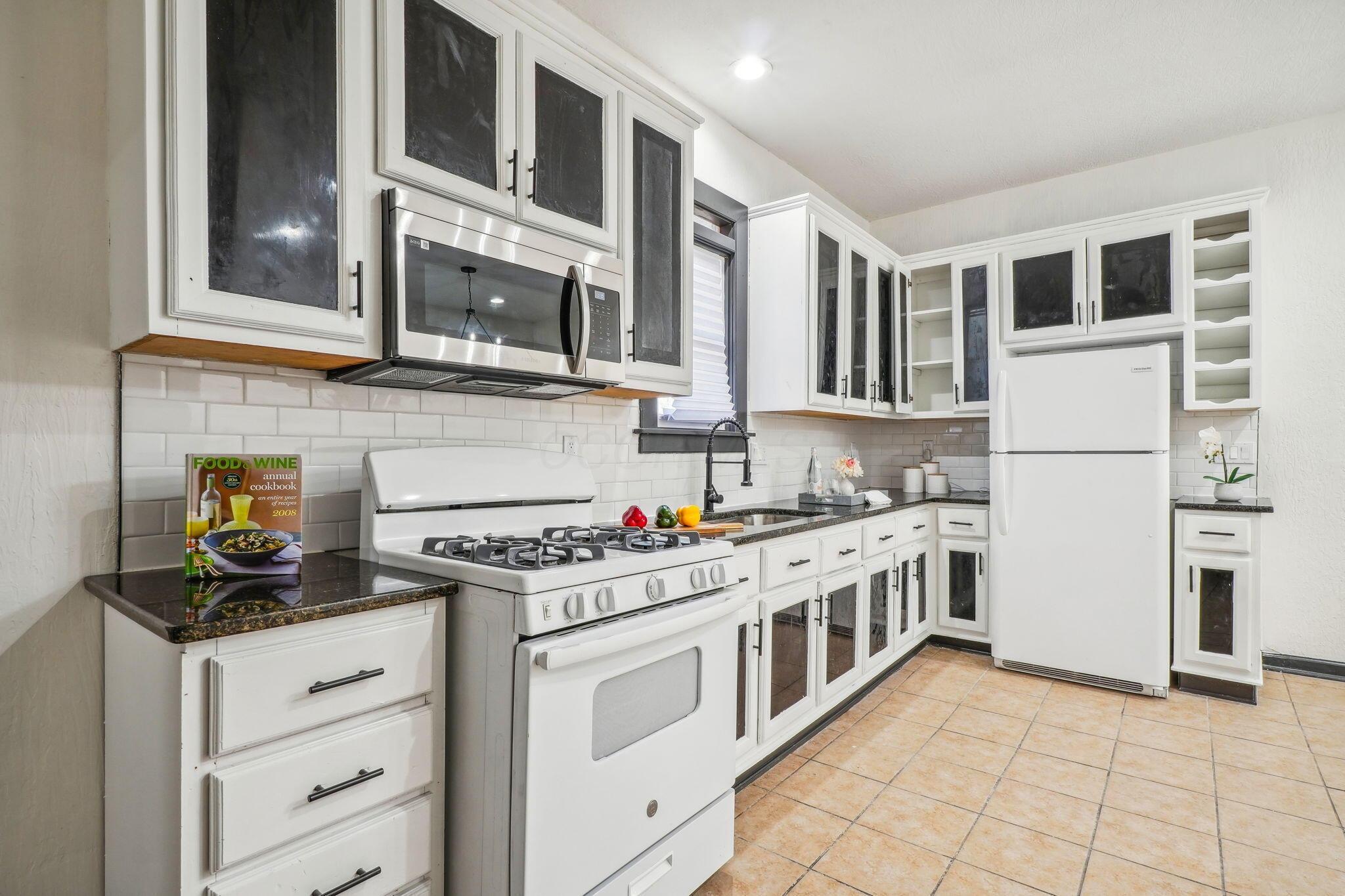 44 Whitethorne Avenue Property Photo 16