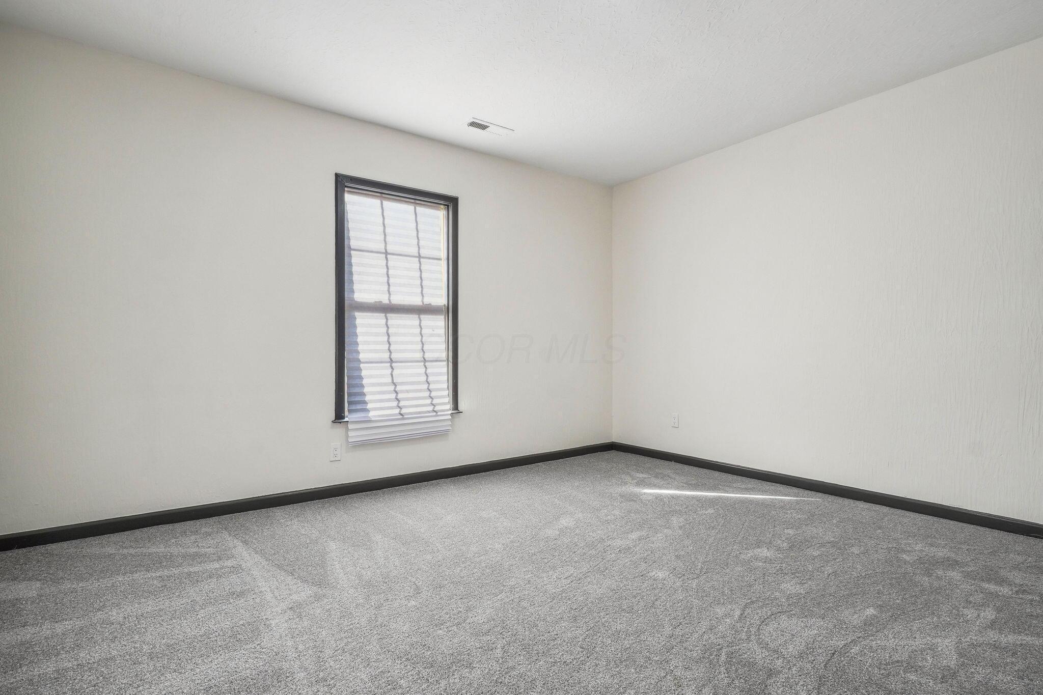 44 Whitethorne Avenue Property Photo 25