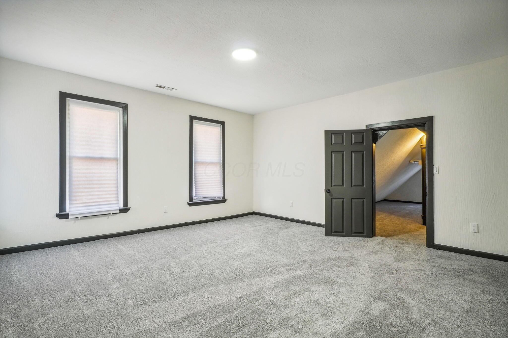 44 Whitethorne Avenue Property Photo 27
