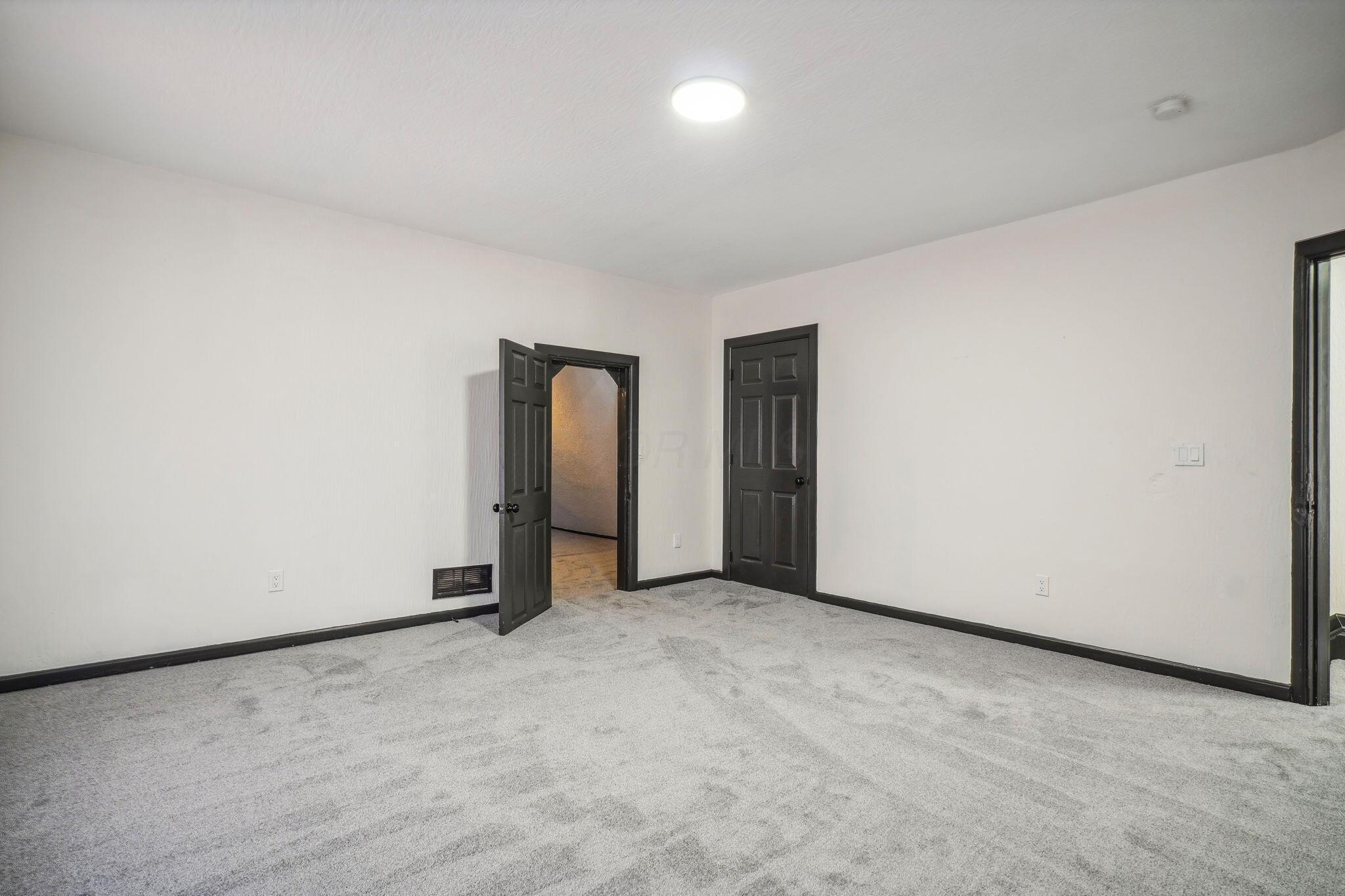 44 Whitethorne Avenue Property Photo 29
