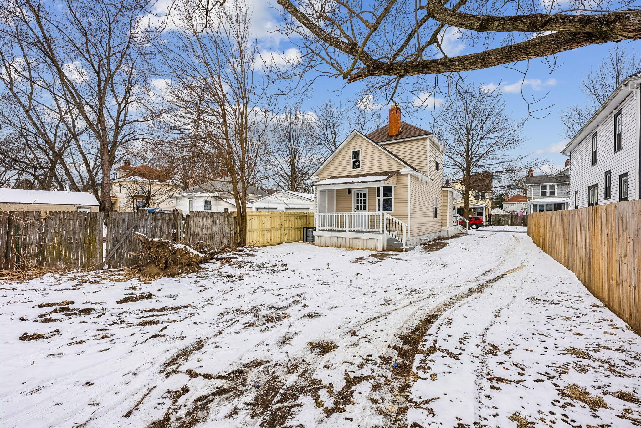 1571 Arlington Avenue Property Photo 2