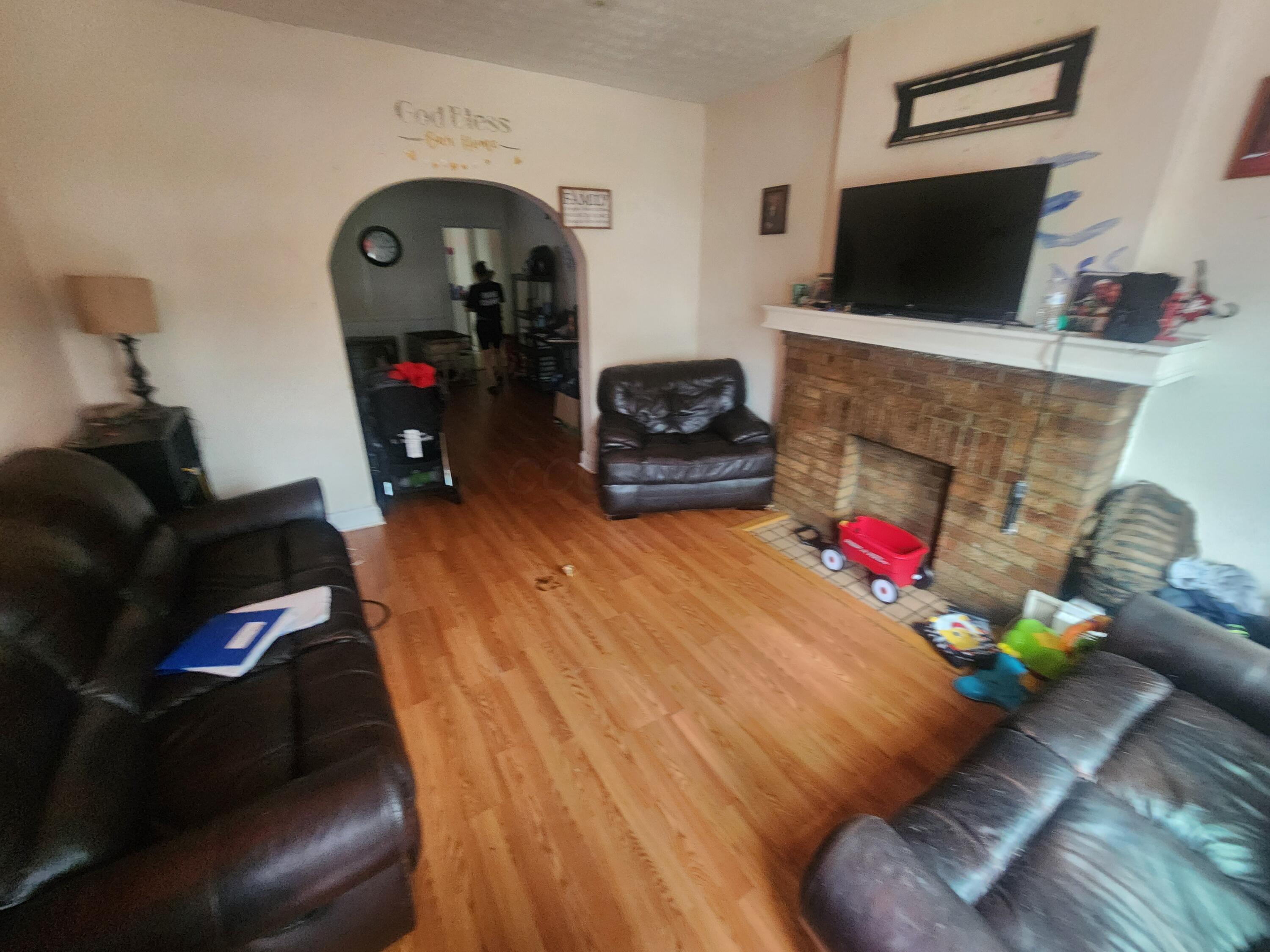 62-64 S Eureka Avenue Property Photo 2