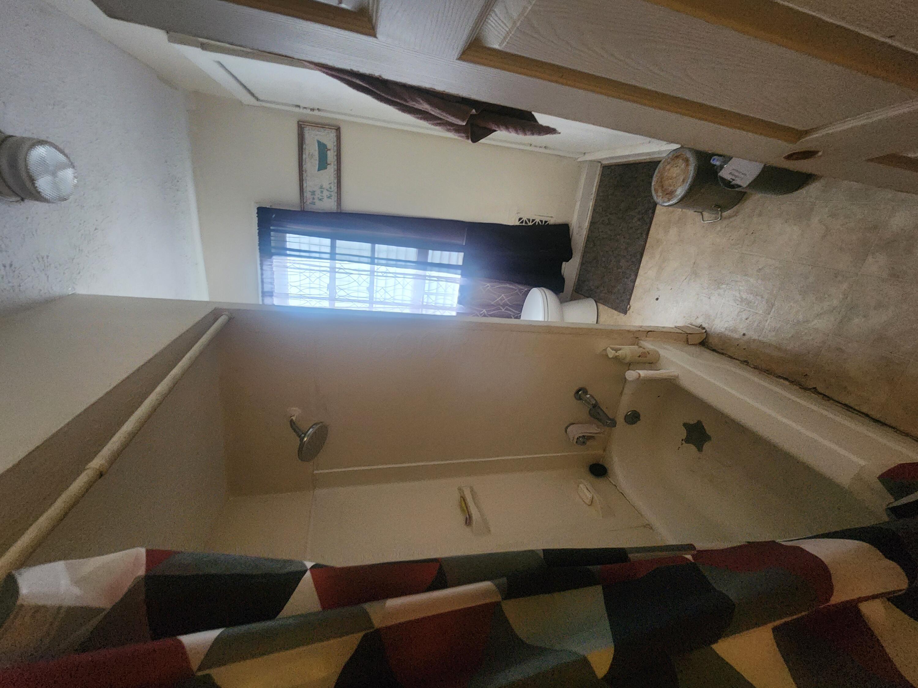 62-64 S Eureka Avenue Property Photo 11